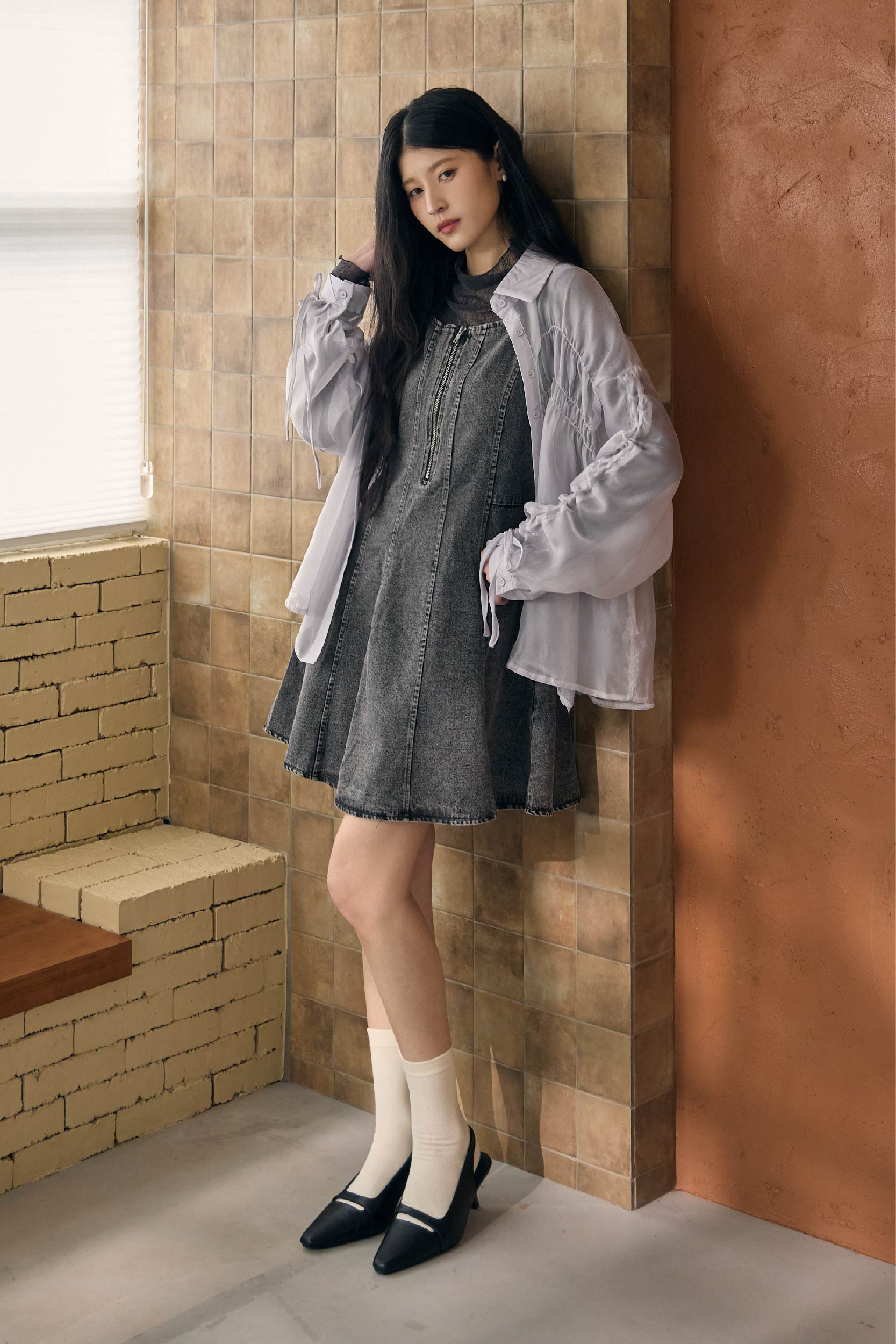 抽褶澎袖透霧感襯衫