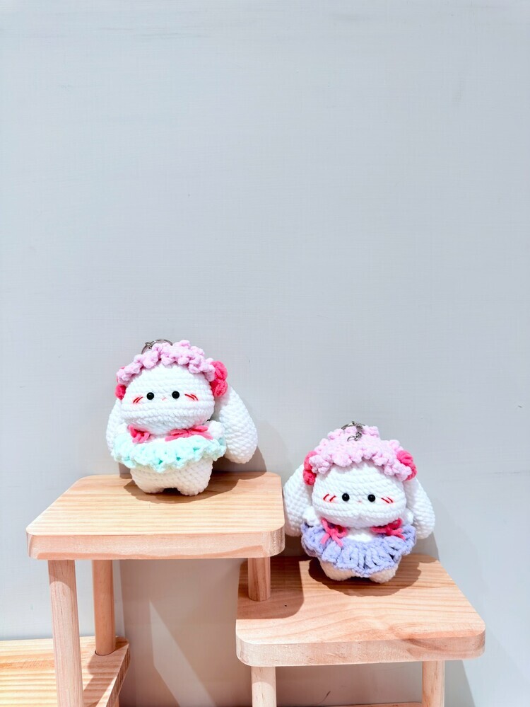 粉色髮帶小眼睛胖胖兔子吊飾