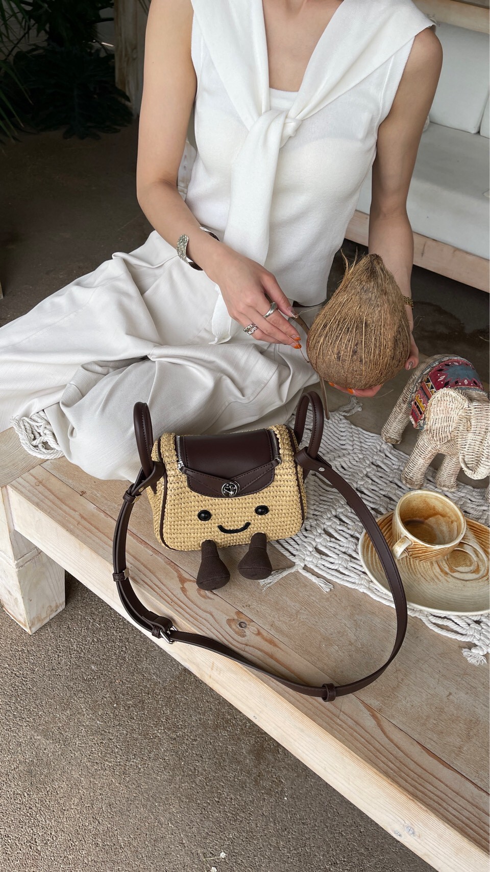 51239-笑臉草編包