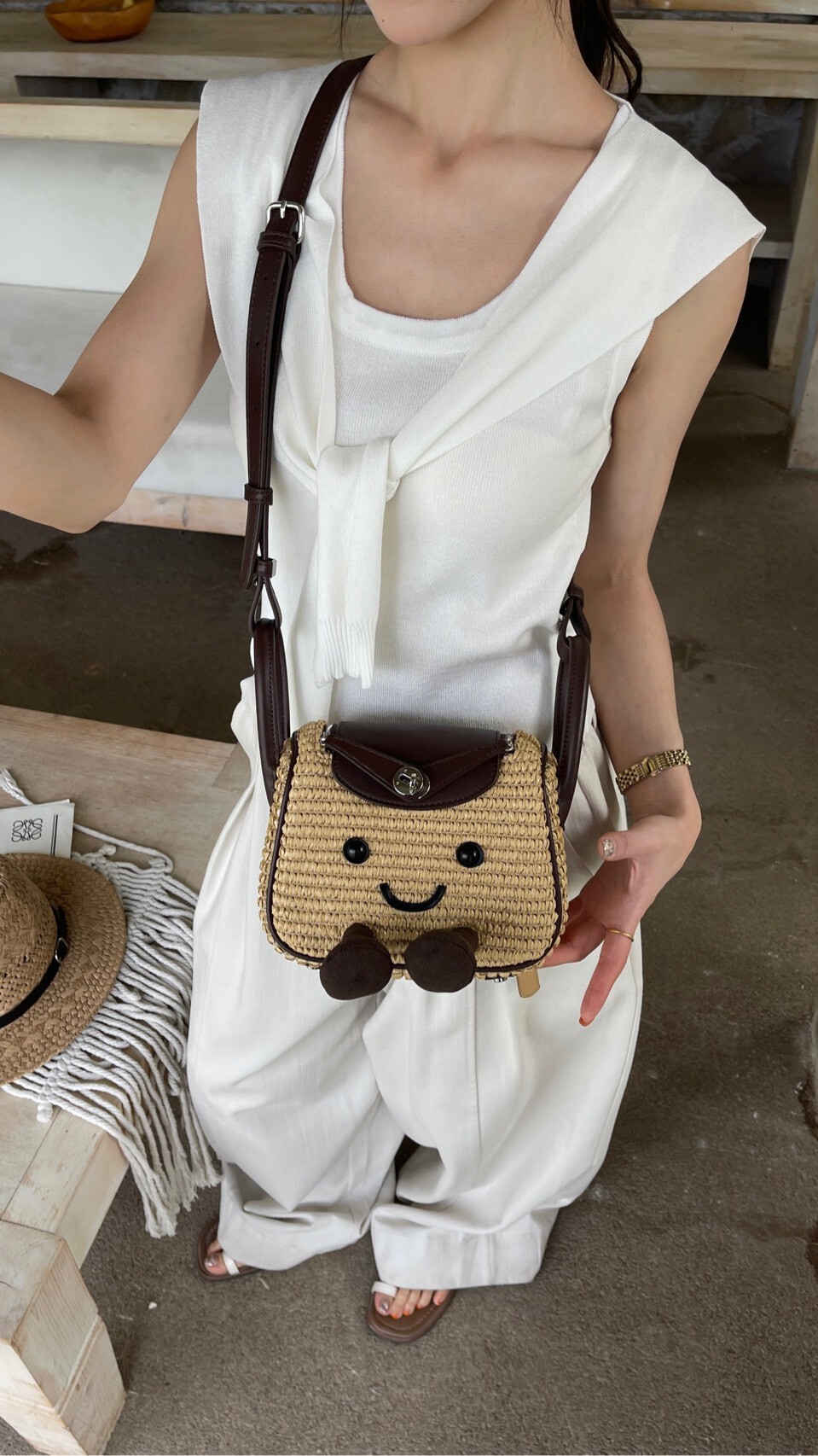 51239-笑臉草編包