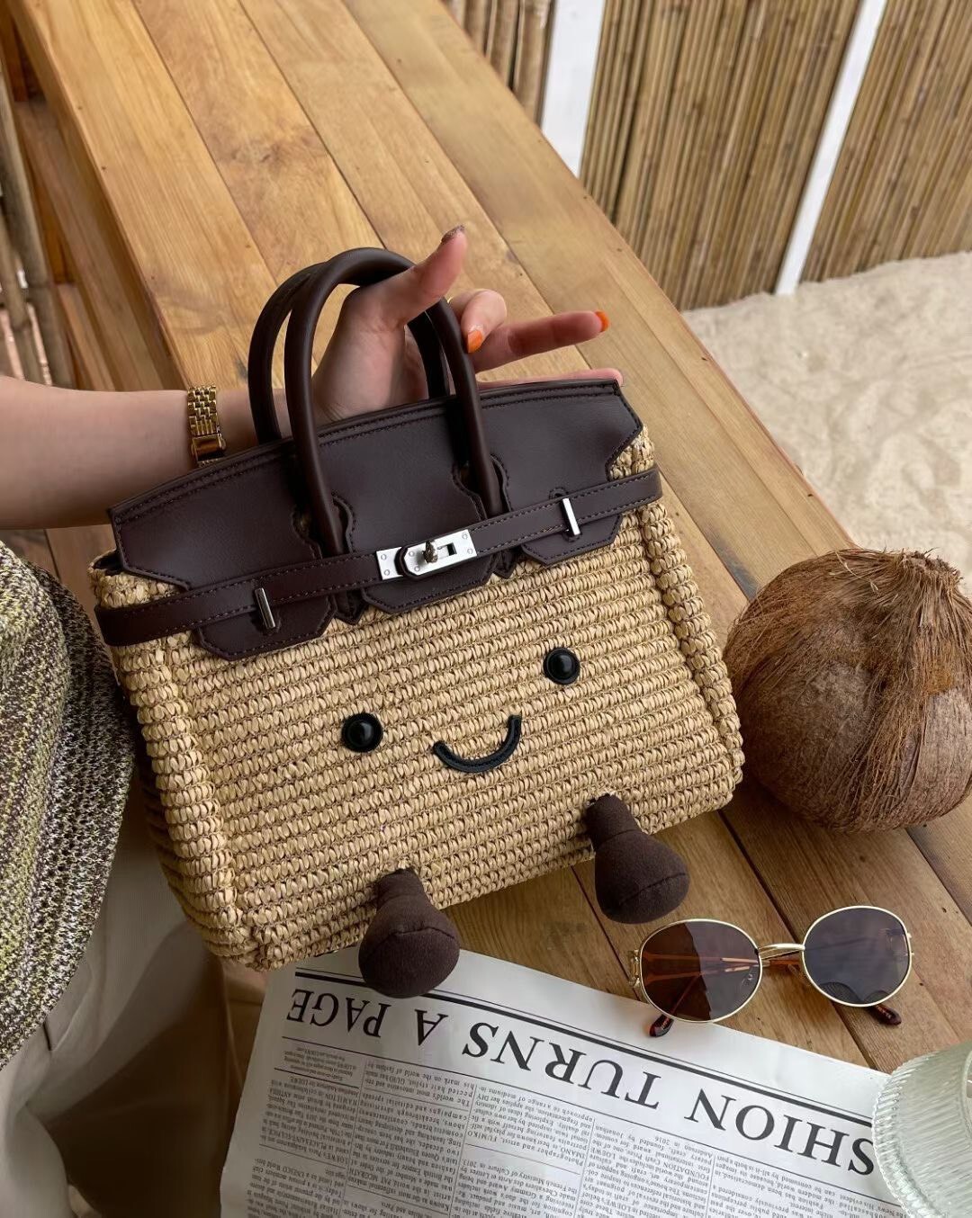 51213-笑臉鉑金草編包