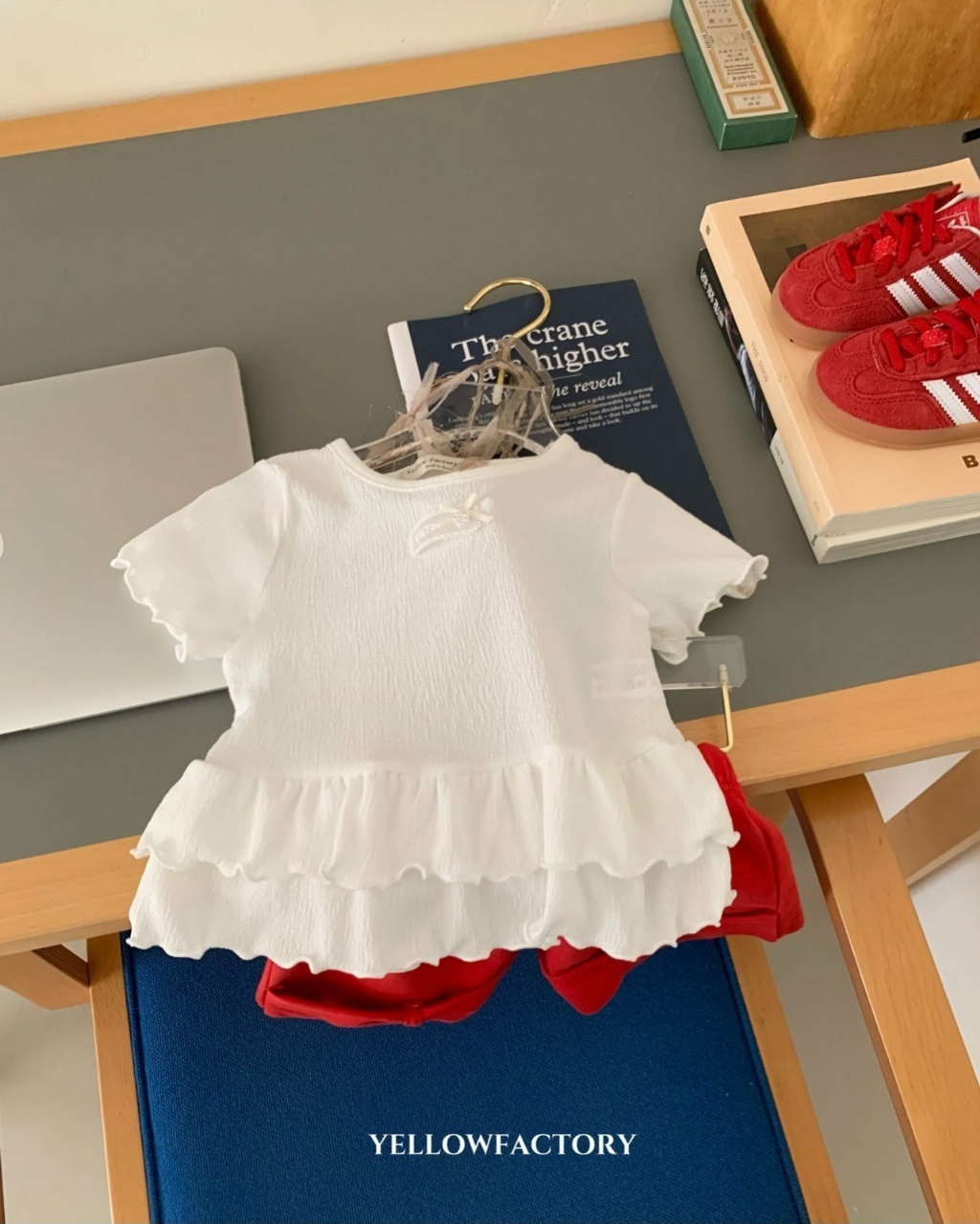 正韓夏Yellowfactory 兩色雙層花邊上衣