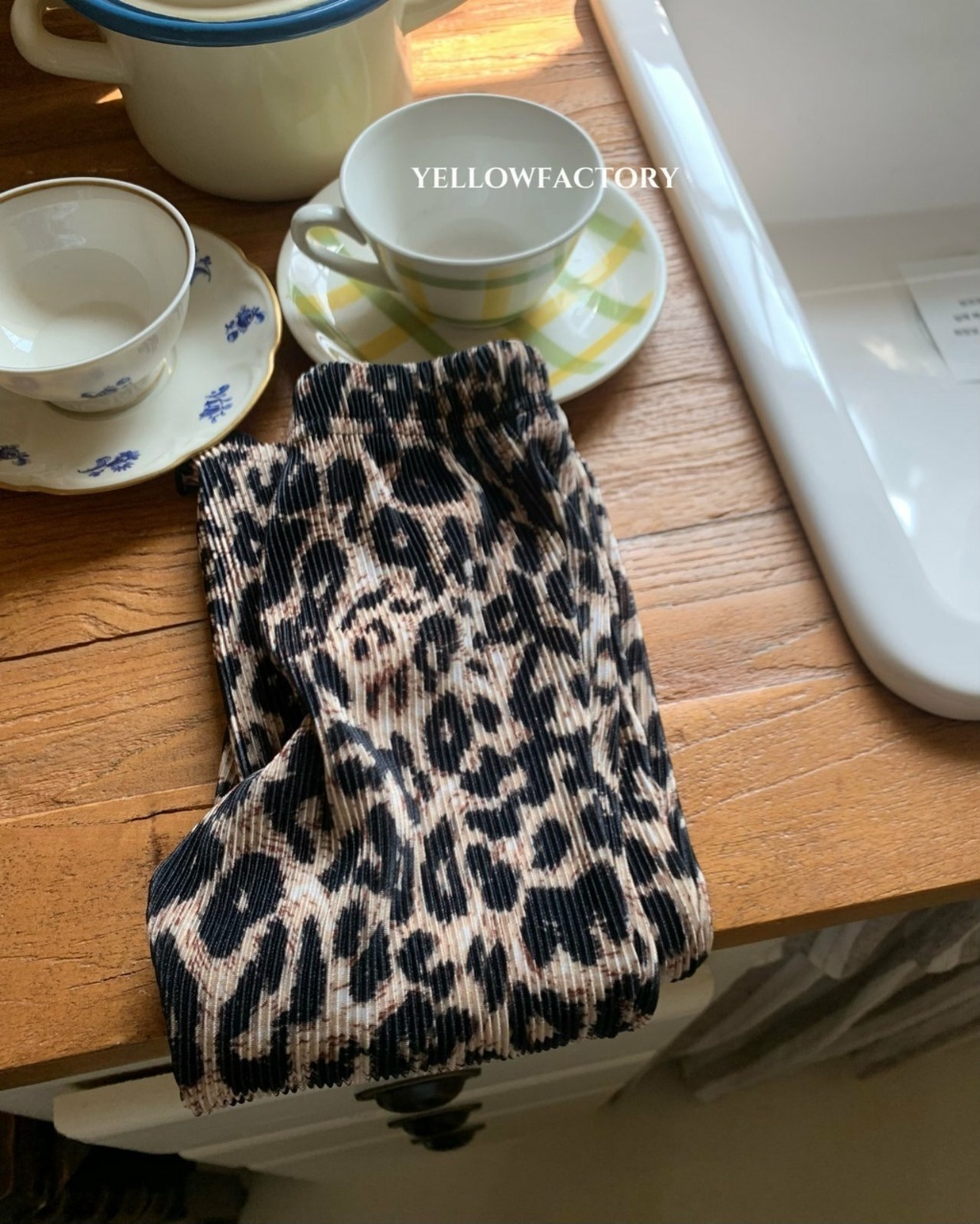 正韓夏Yellowfactory 豹紋捲邊喇叭褲