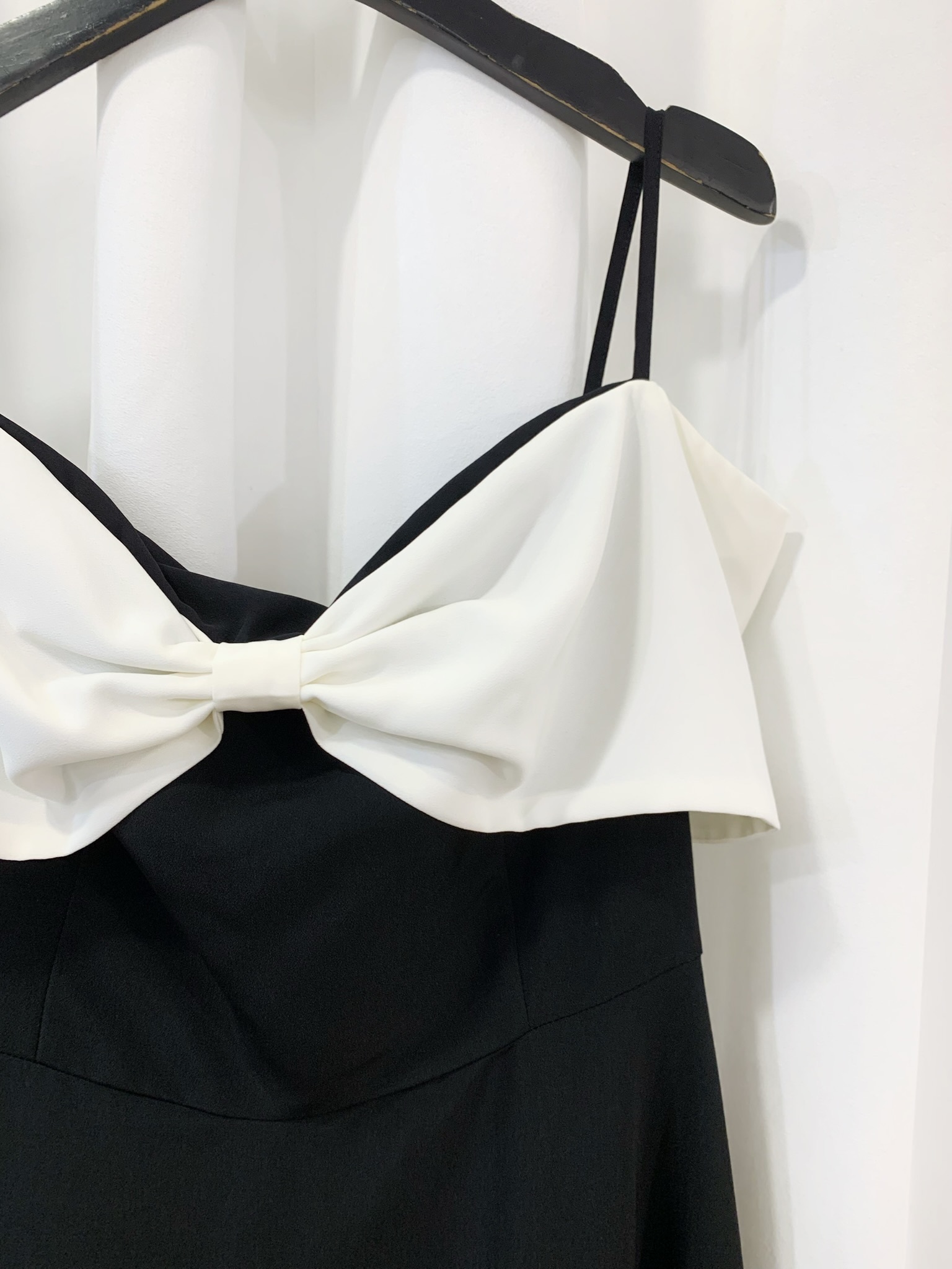 撞色蝴蝶結細肩帶傘洋