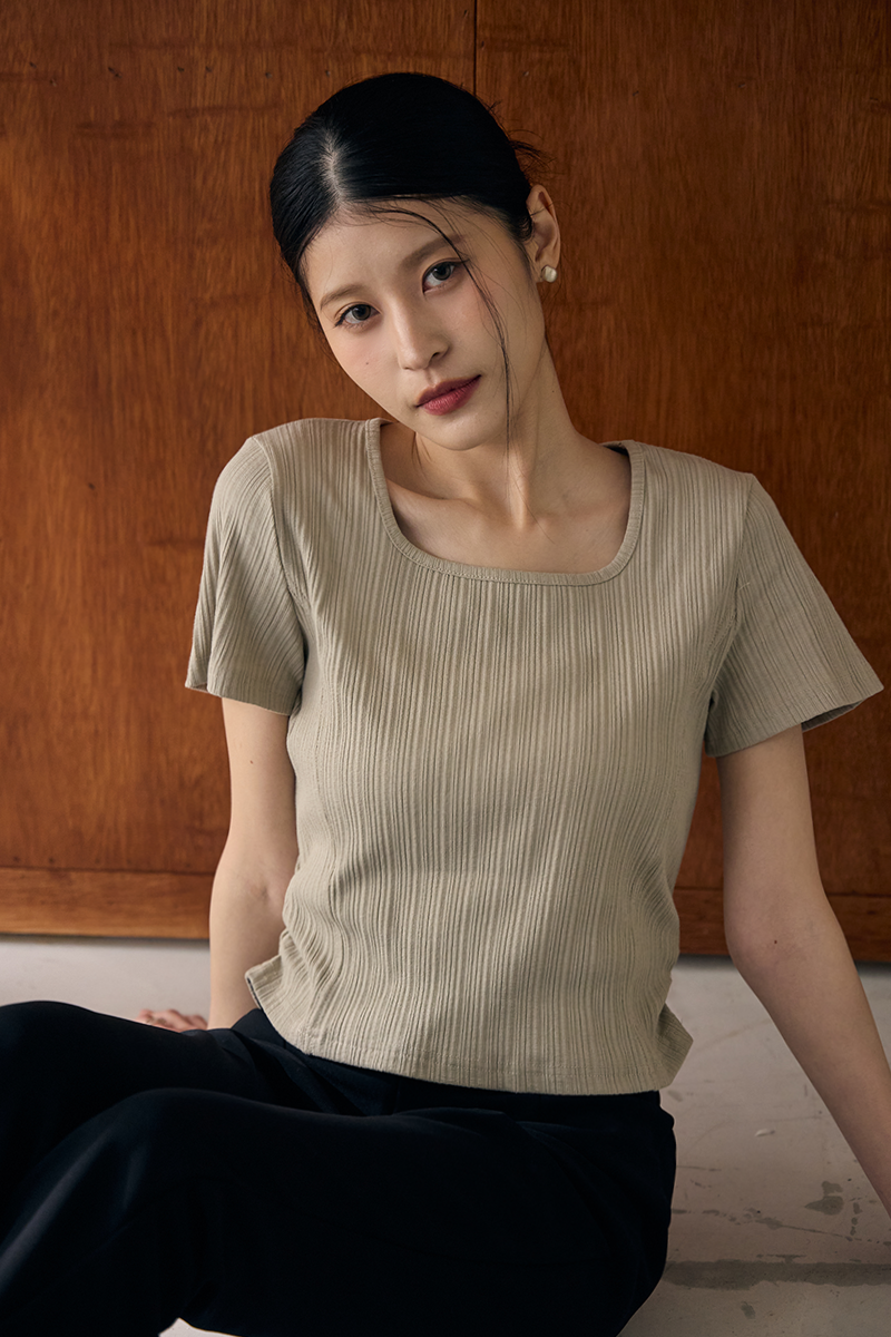 坑條U領側抓皺短袖上衣