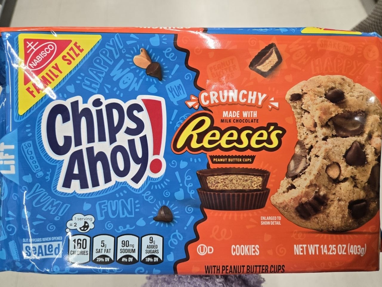 [U] CW NABISCO CHIPS AHOY FAMILY SIZE CRUNCHY COOKIES MADE WITH REESE'S PEANUT BUTTER CUPS, 044000067519 (UCW129)