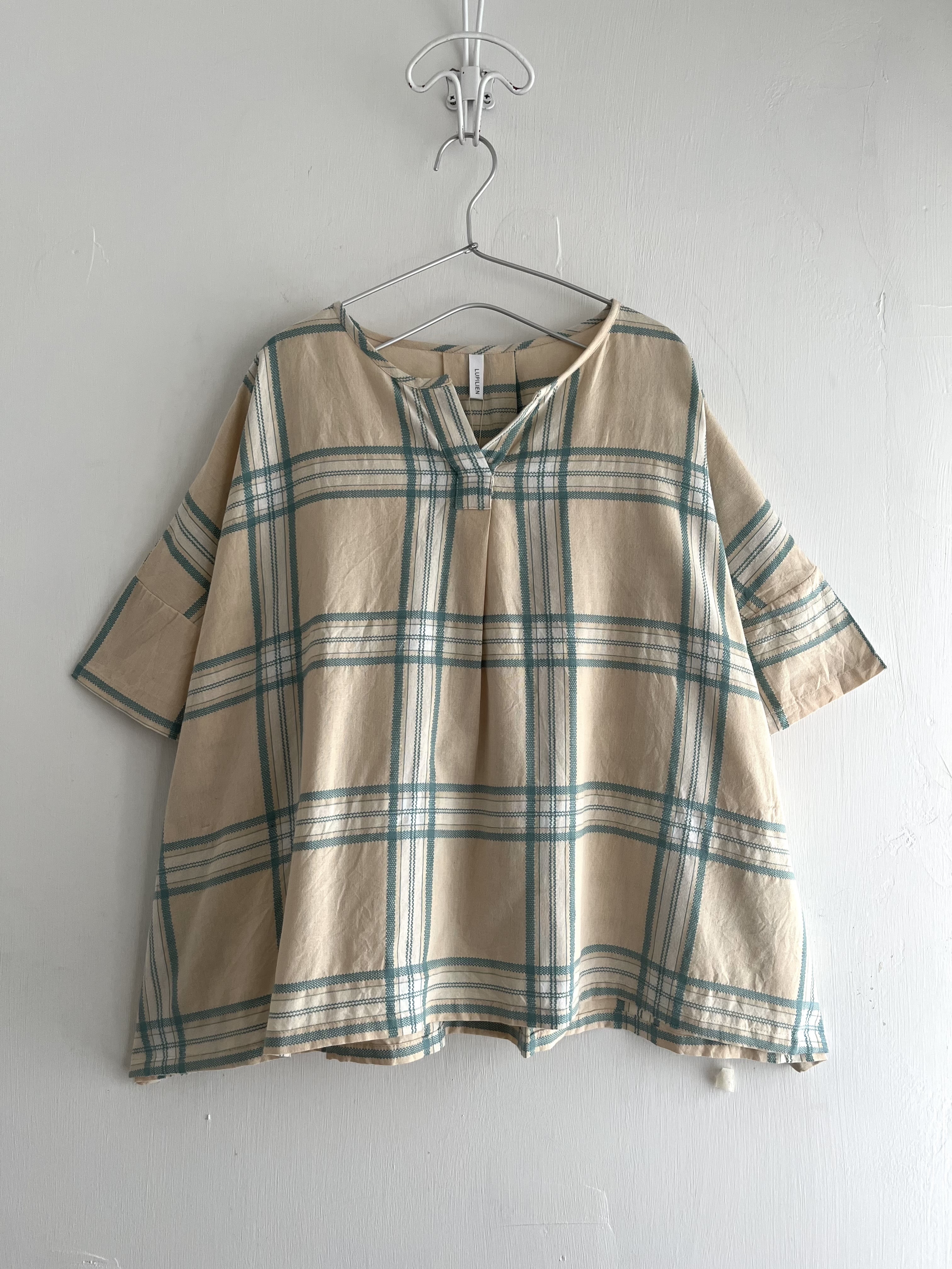 LUPILIEN米色格仔top