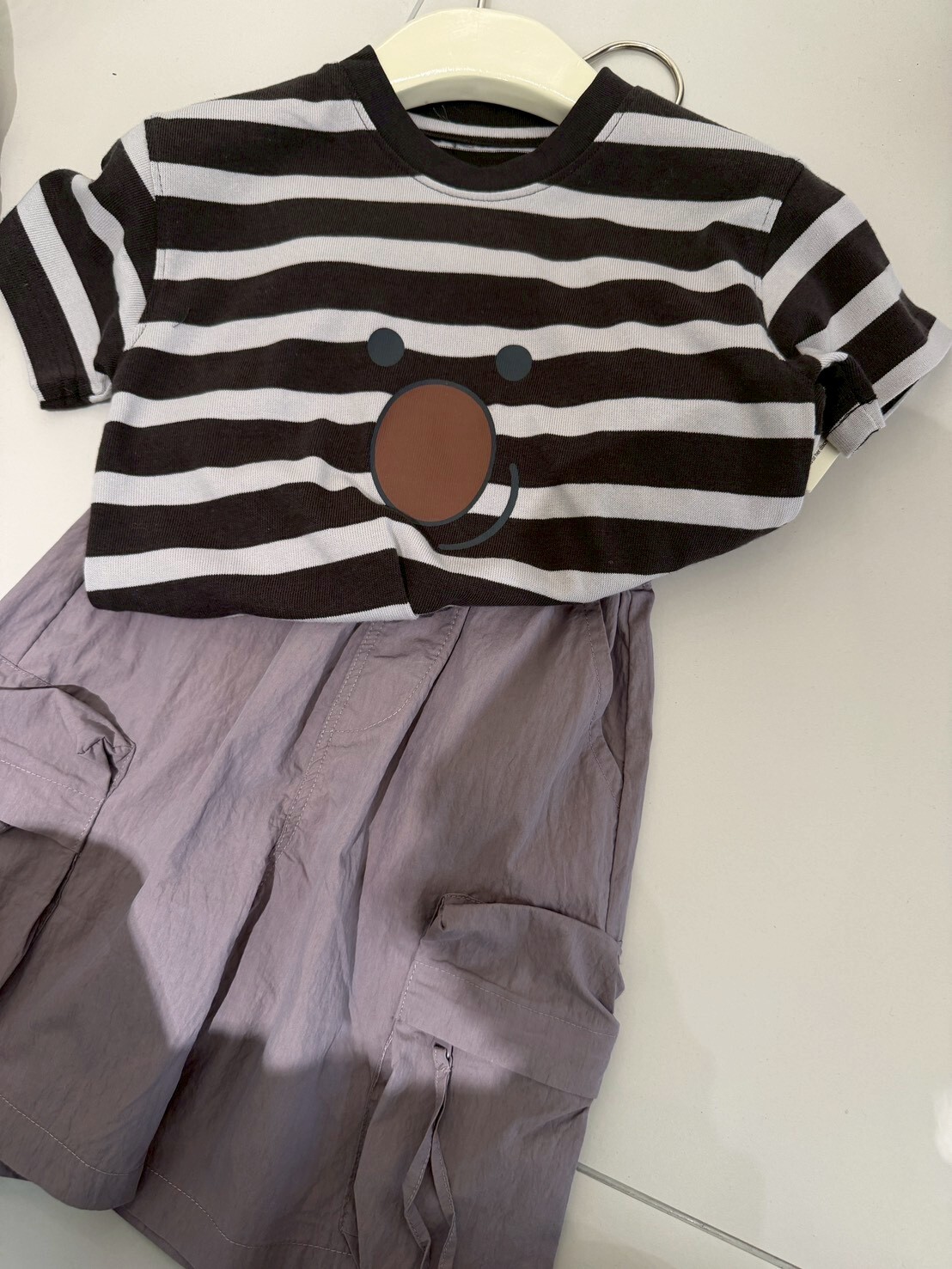 X82850包套 小丑臉條紋+X82399涼涼工裝褲