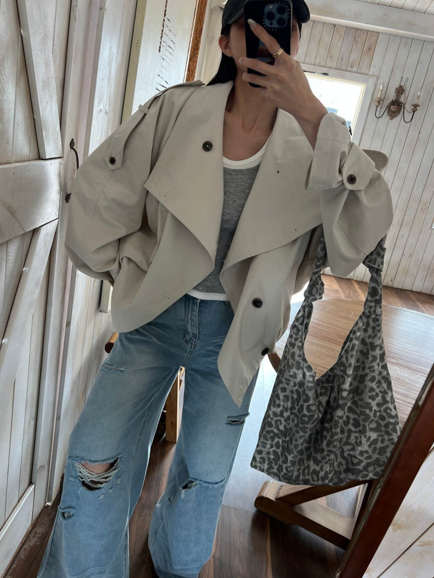 後皮標寬短版風衣外套*2色