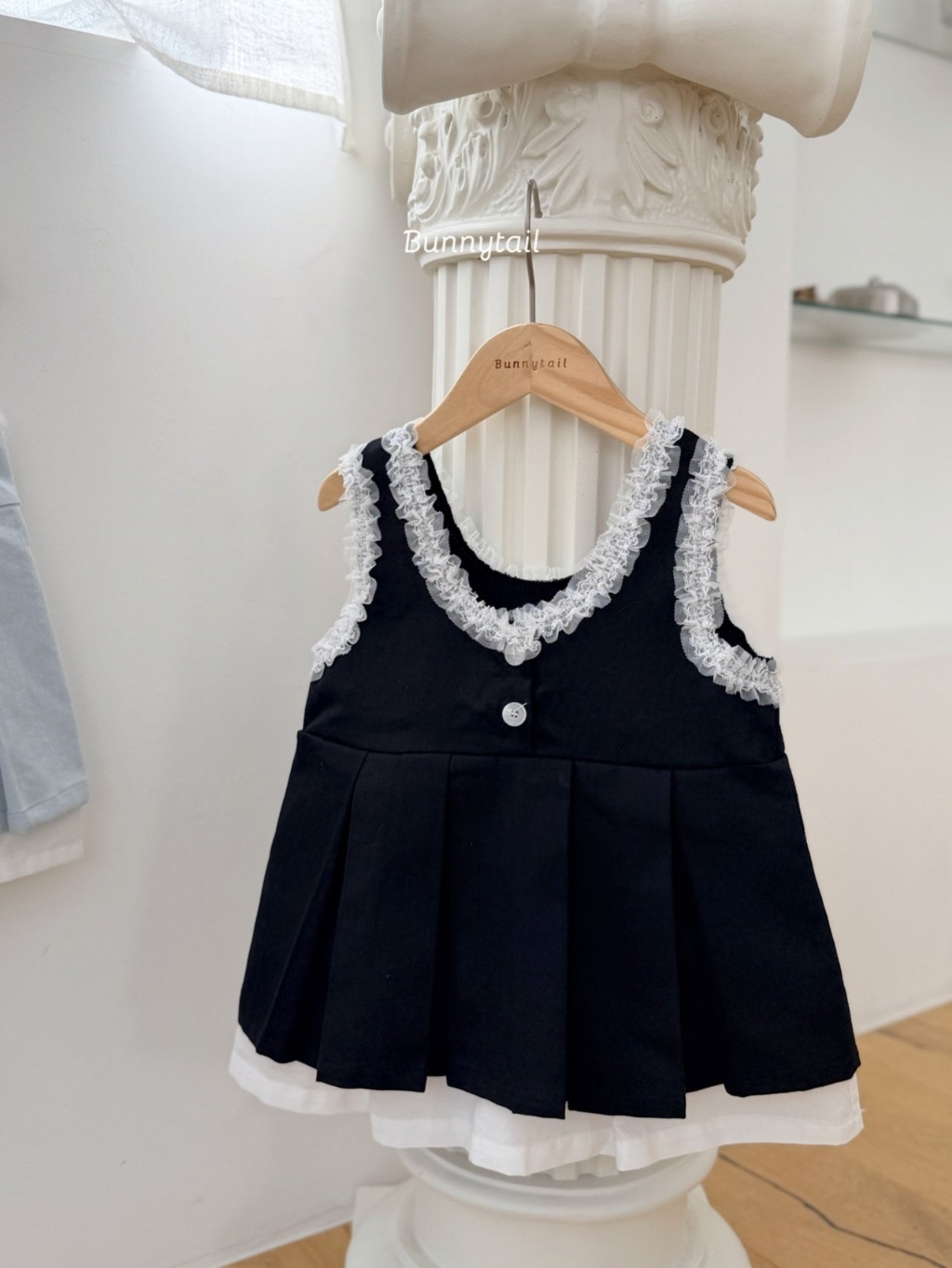 正韓夏bunnytail 蕾絲吊帶百褶裙