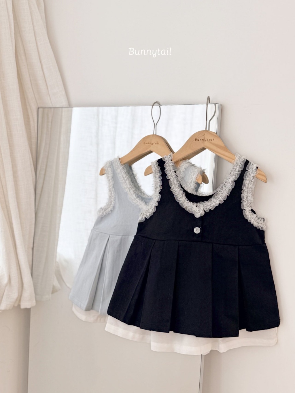 正韓夏bunnytail 蕾絲吊帶百褶裙