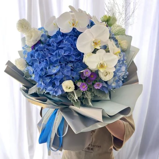 W - 蝴蝶蘭配繡球花束_HYD13006