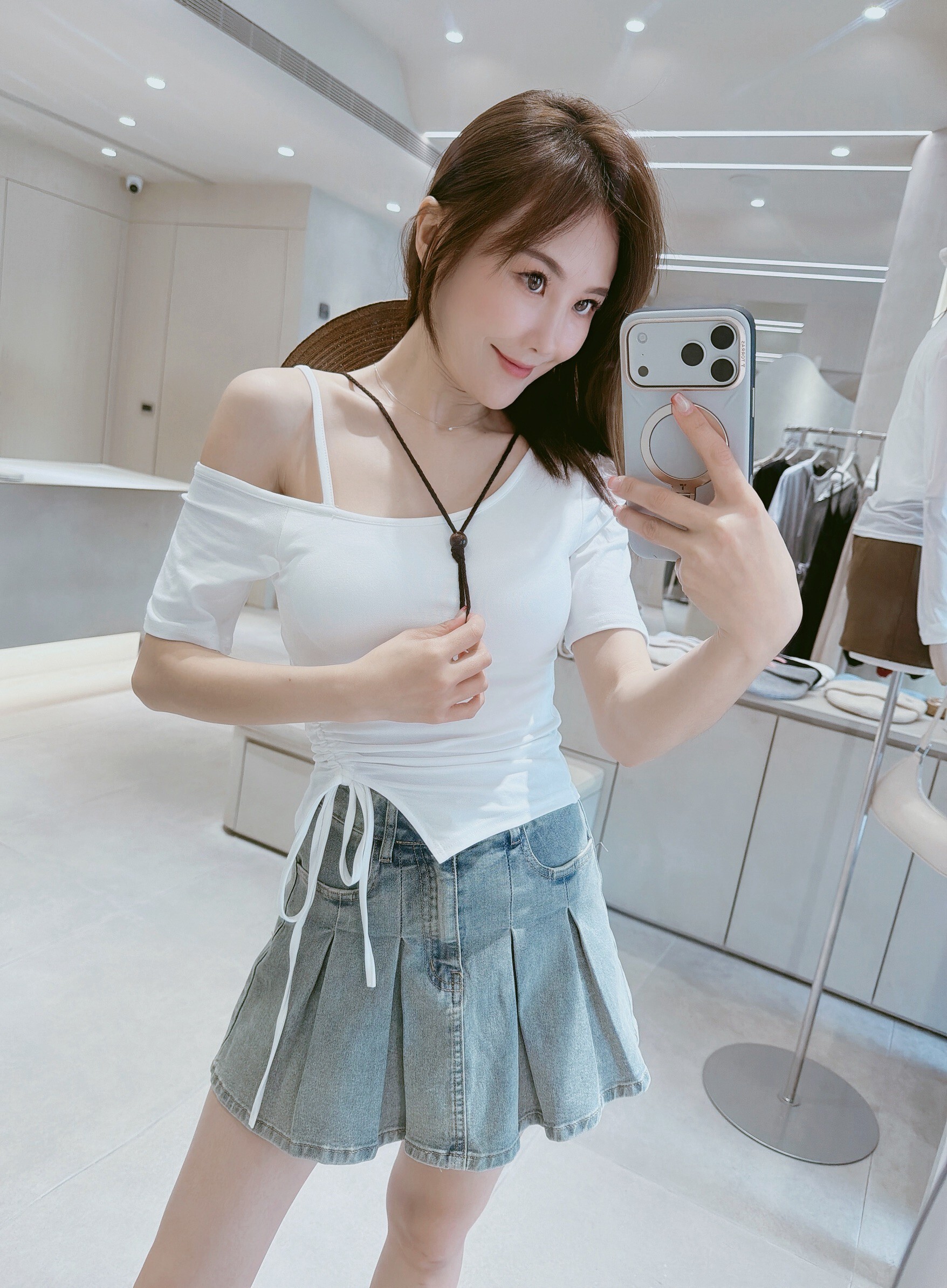 單挖肩吊帶斜抽繩罩杯衣