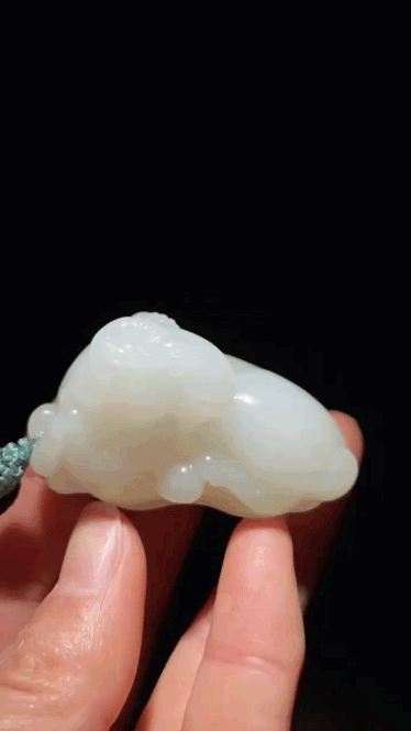 316718 和田玉籽料吉祥如意玩件