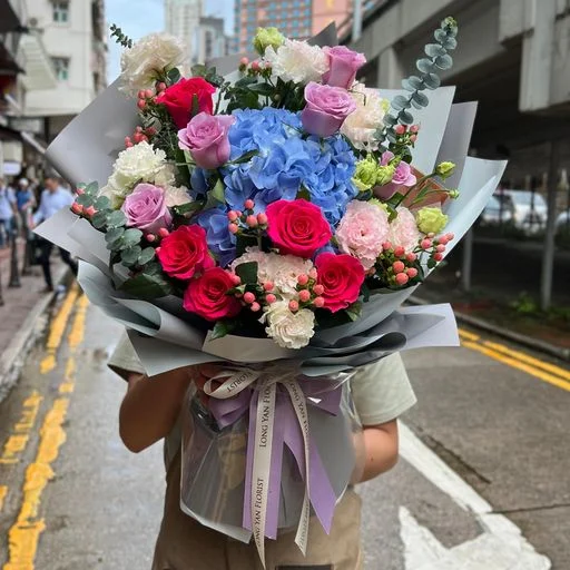 W - 繡球配拼色玫瑰花束_HYD45002