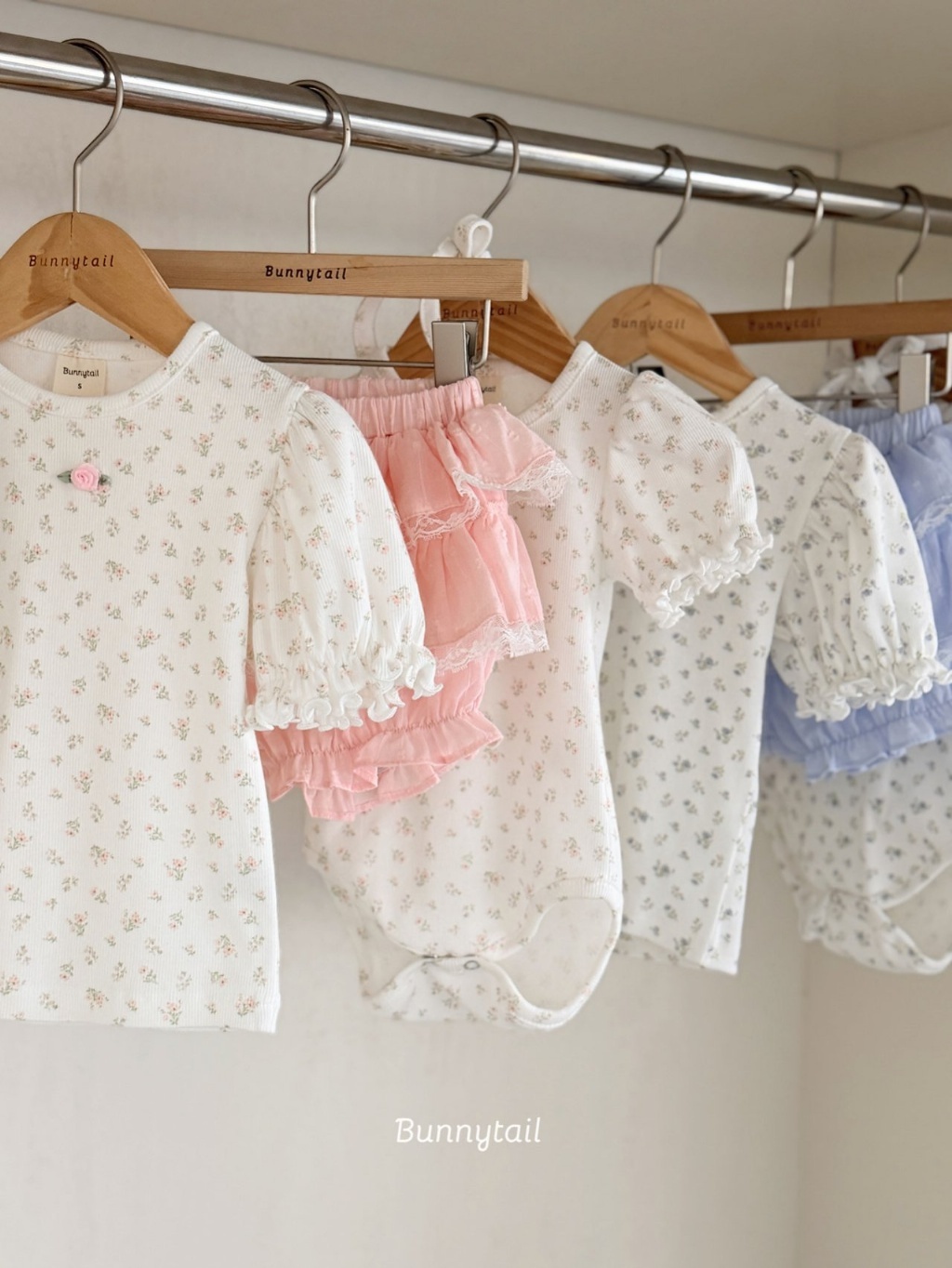 正韓夏bunnytail 澎袖碎花上衣