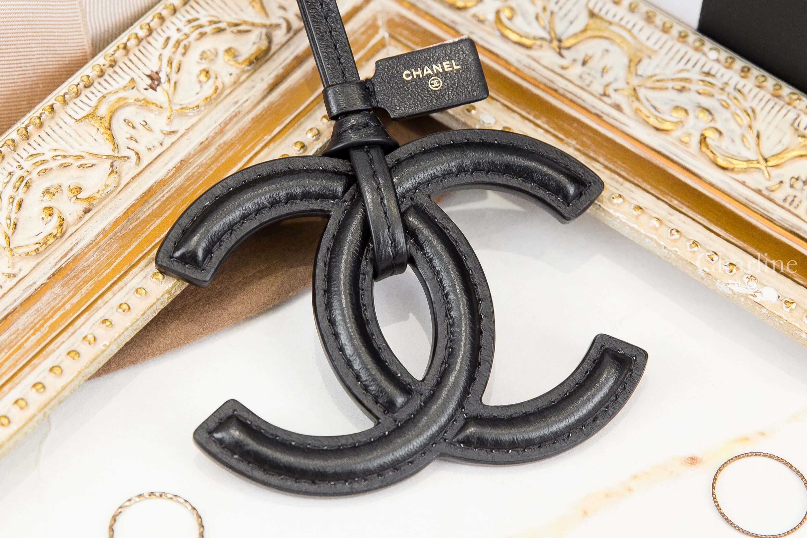 Chanel Mini Bag Charm 黑色羊皮金色鑰匙圈CC吊飾
