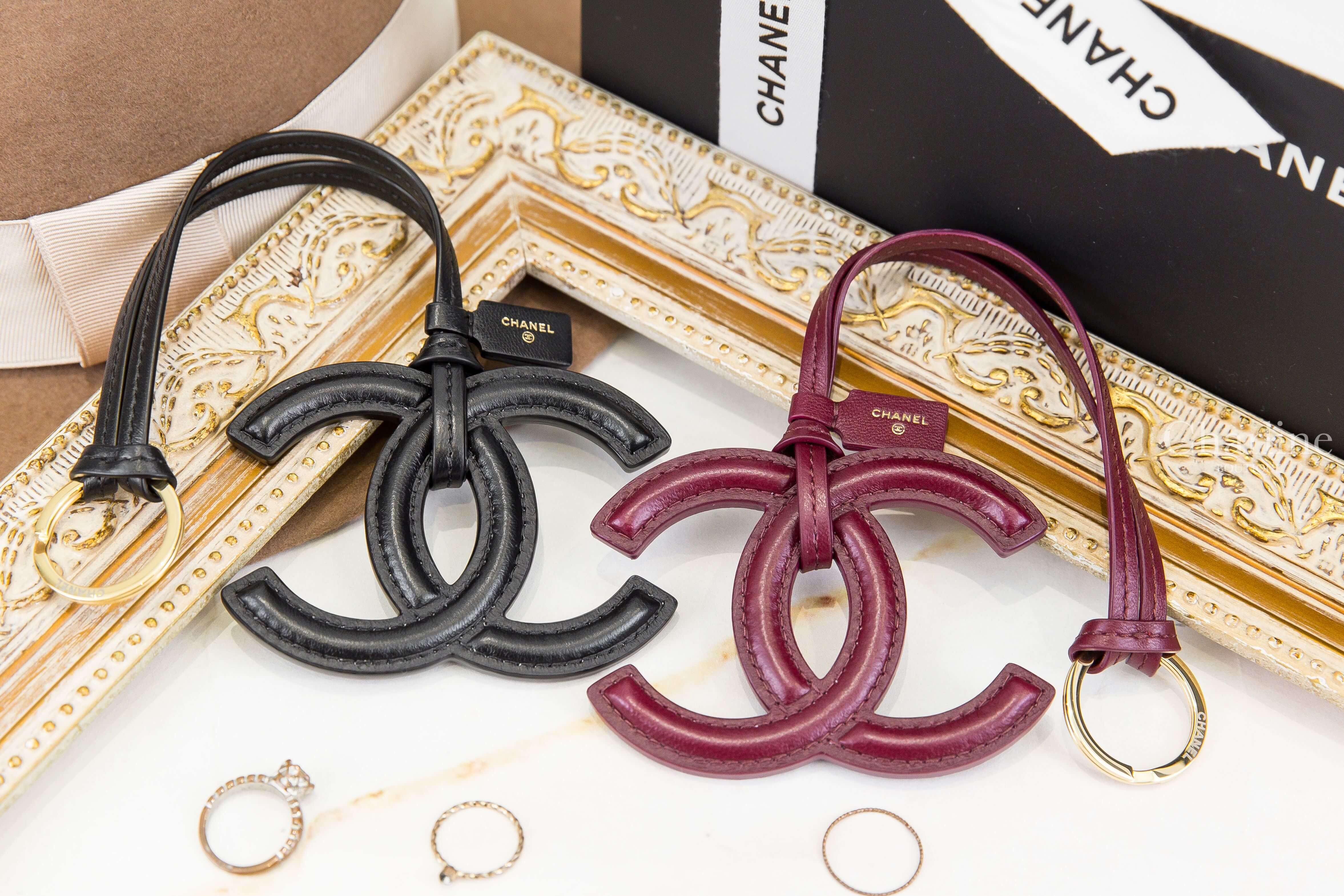 Chanel Mini Bag Charm 深勃根地酒紅羊皮金色鑰匙圈CC吊飾,Chanel Mini Bag Charm 黑色羊皮金色鑰匙圈CC吊飾-Charline Boutique 精品代購