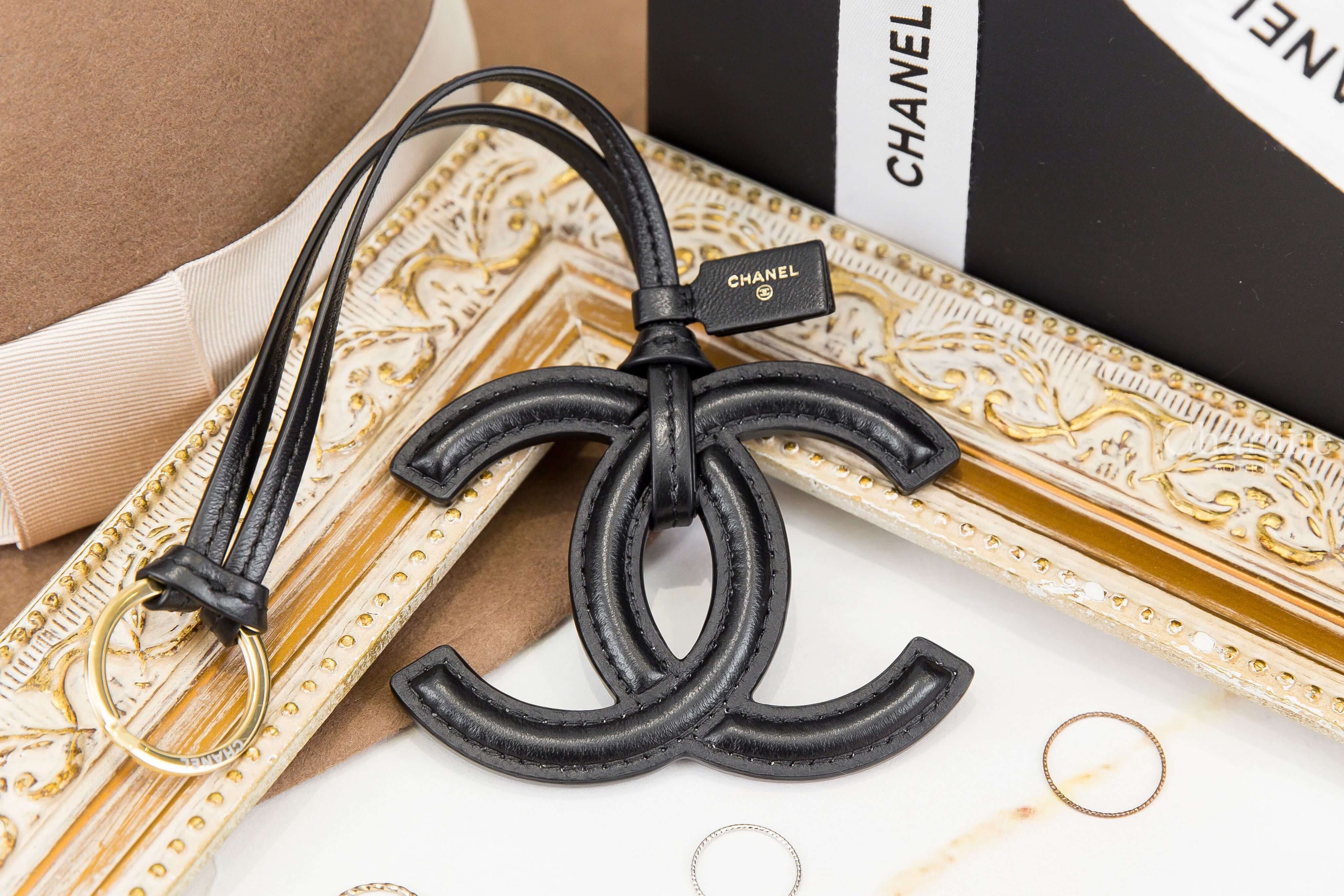 Chanel Mini Bag Charm 黑色羊皮金色鑰匙圈CC吊飾