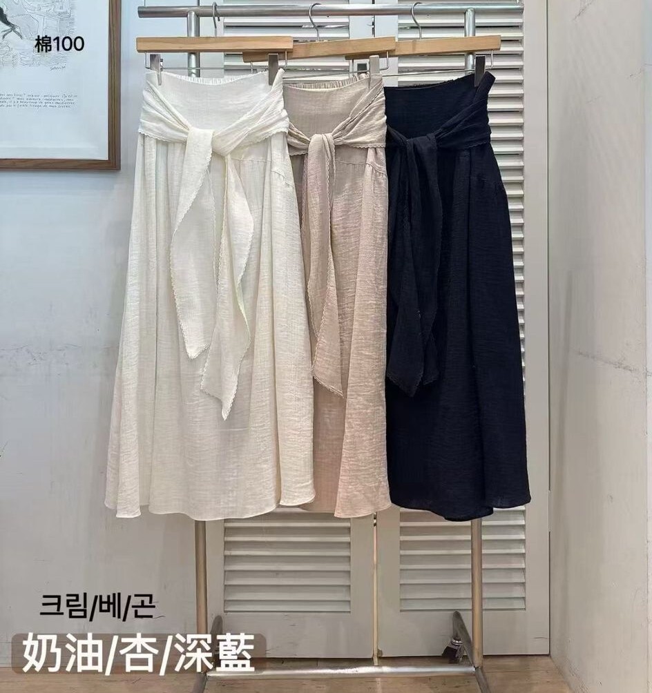 F44 腰26-38 HIP54 長35 $569 (一口價)