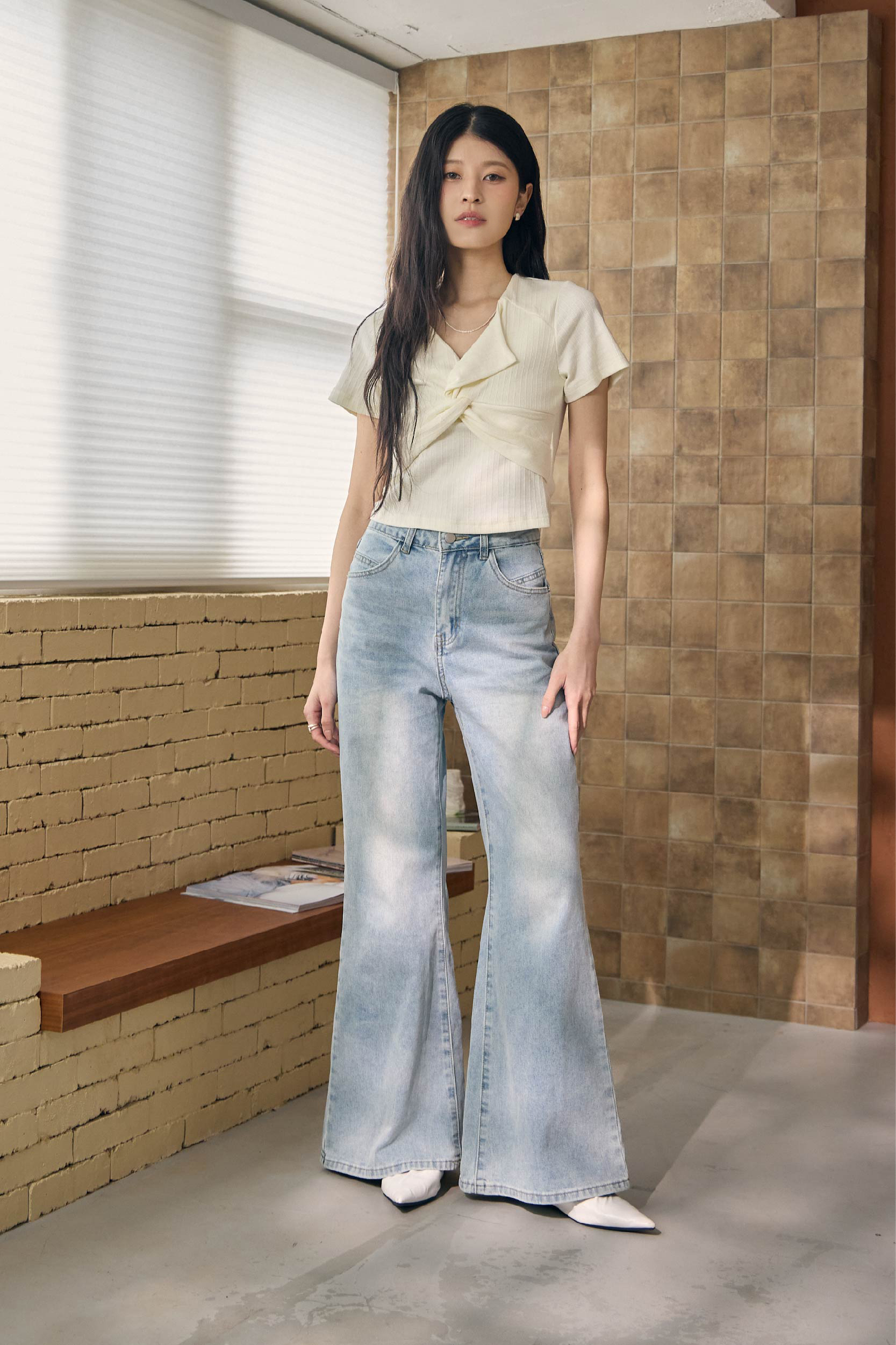 高腰顯瘦微喇叭丹寧褲