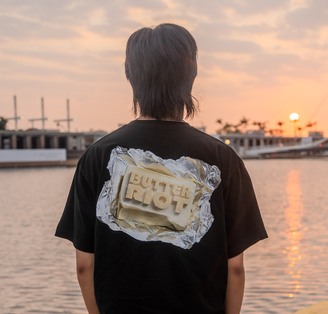 【BUTTER RIOT】奶油 LOGO Tee