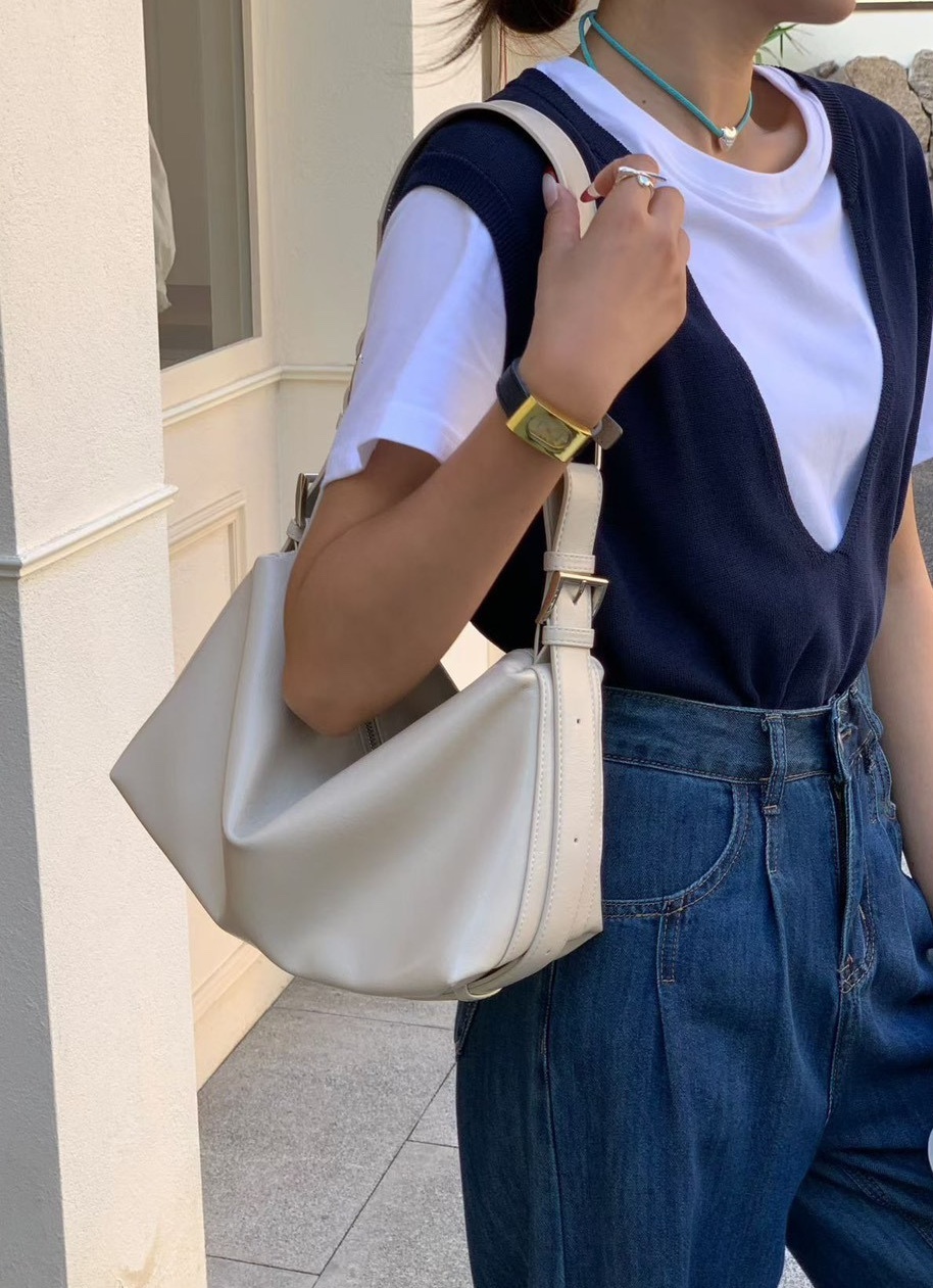 釦環大容量皮革包