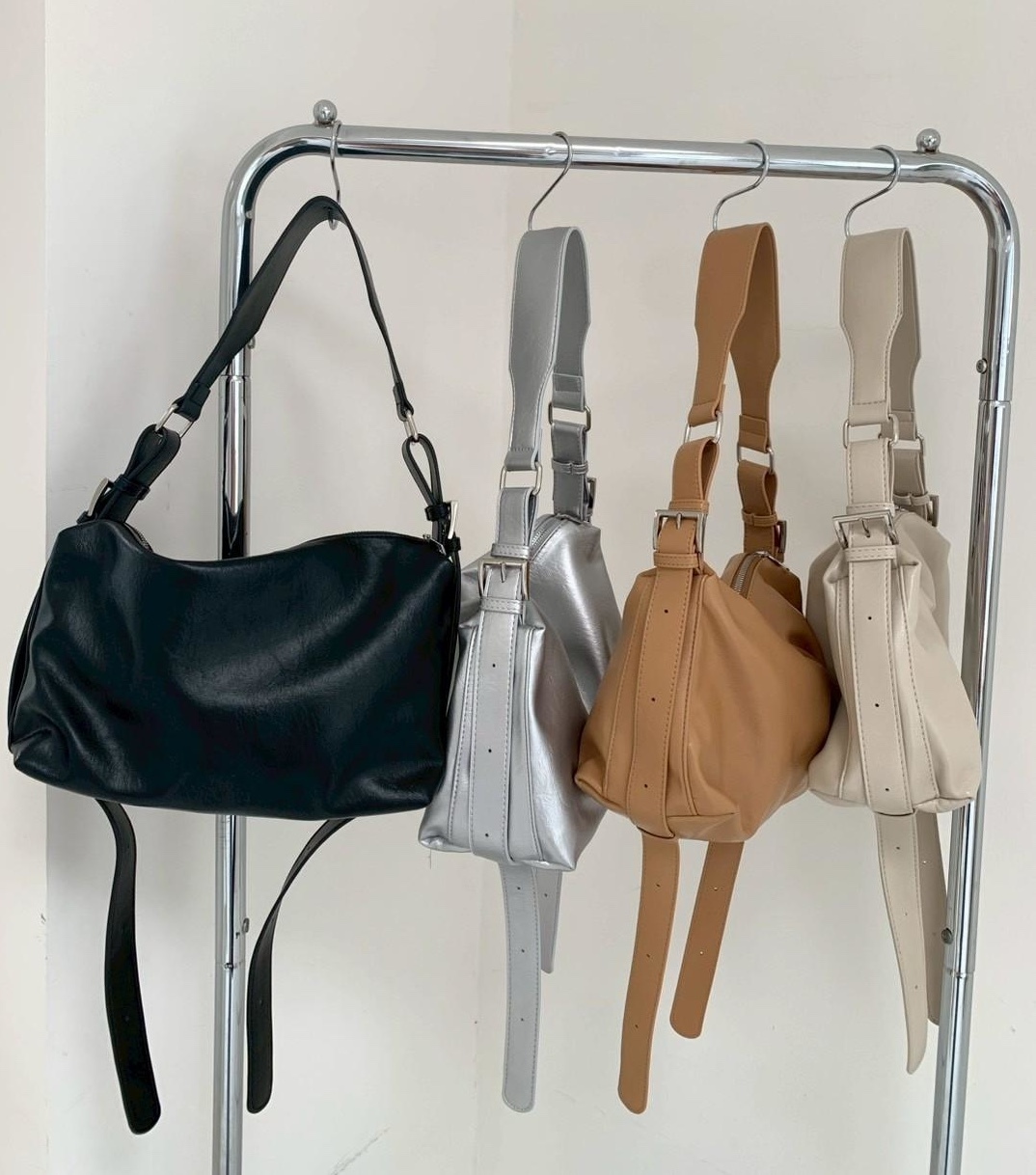 釦環大容量皮革包