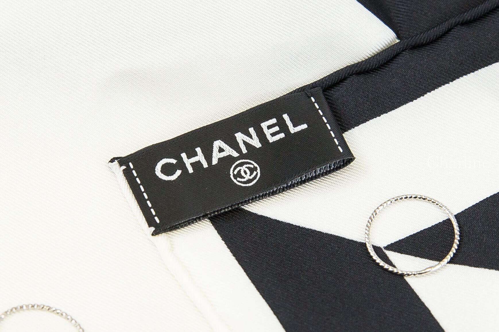 Chanel Square Scarf 黑白拼色CC真絲方巾-Charline Boutique 精品代購