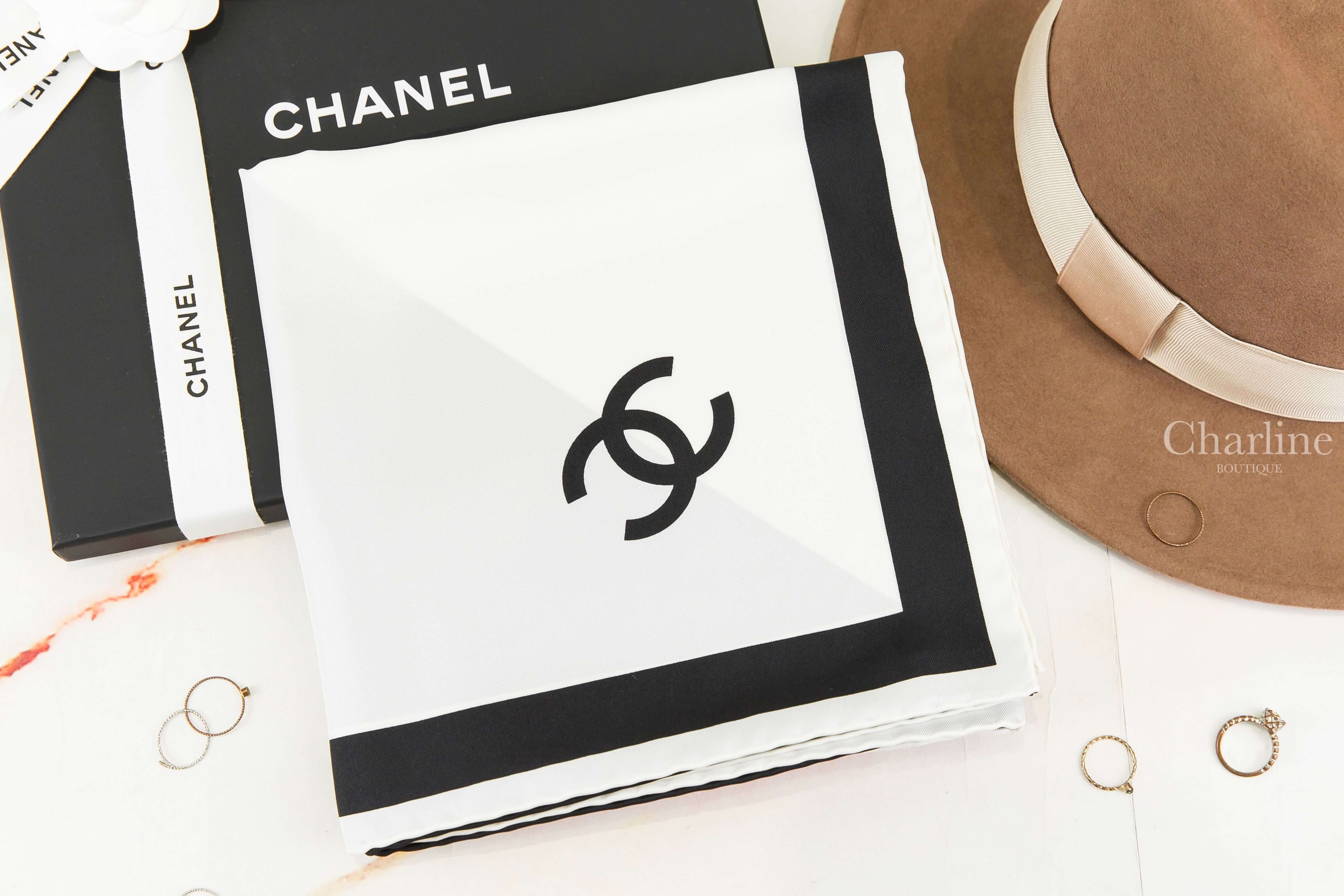 Chanel Square Scarf 黑白拼色CC真絲方巾-Charline Boutique 精品代購