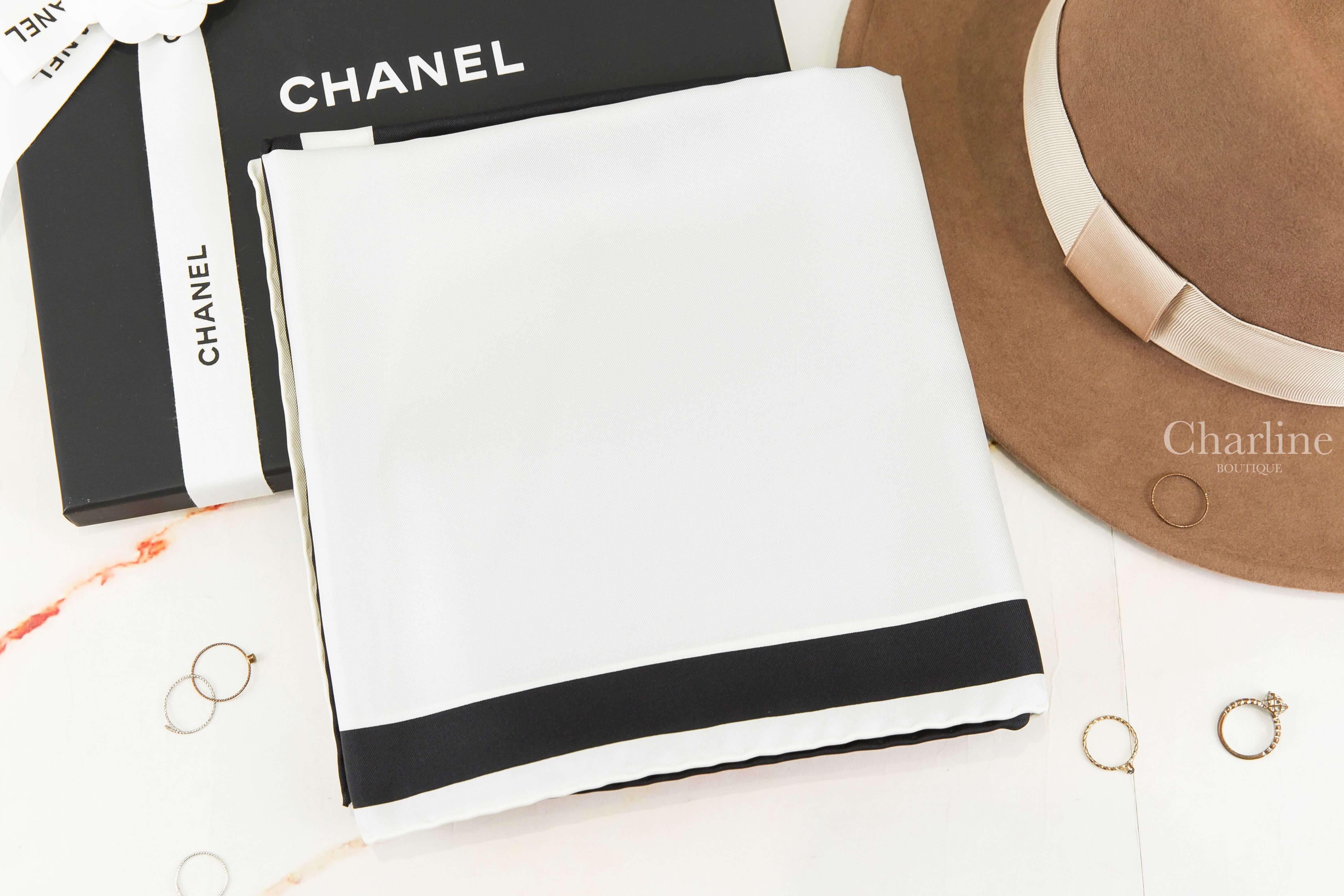 Chanel Square Scarf 黑白拼色CC真絲方巾-Charline Boutique 精品代購