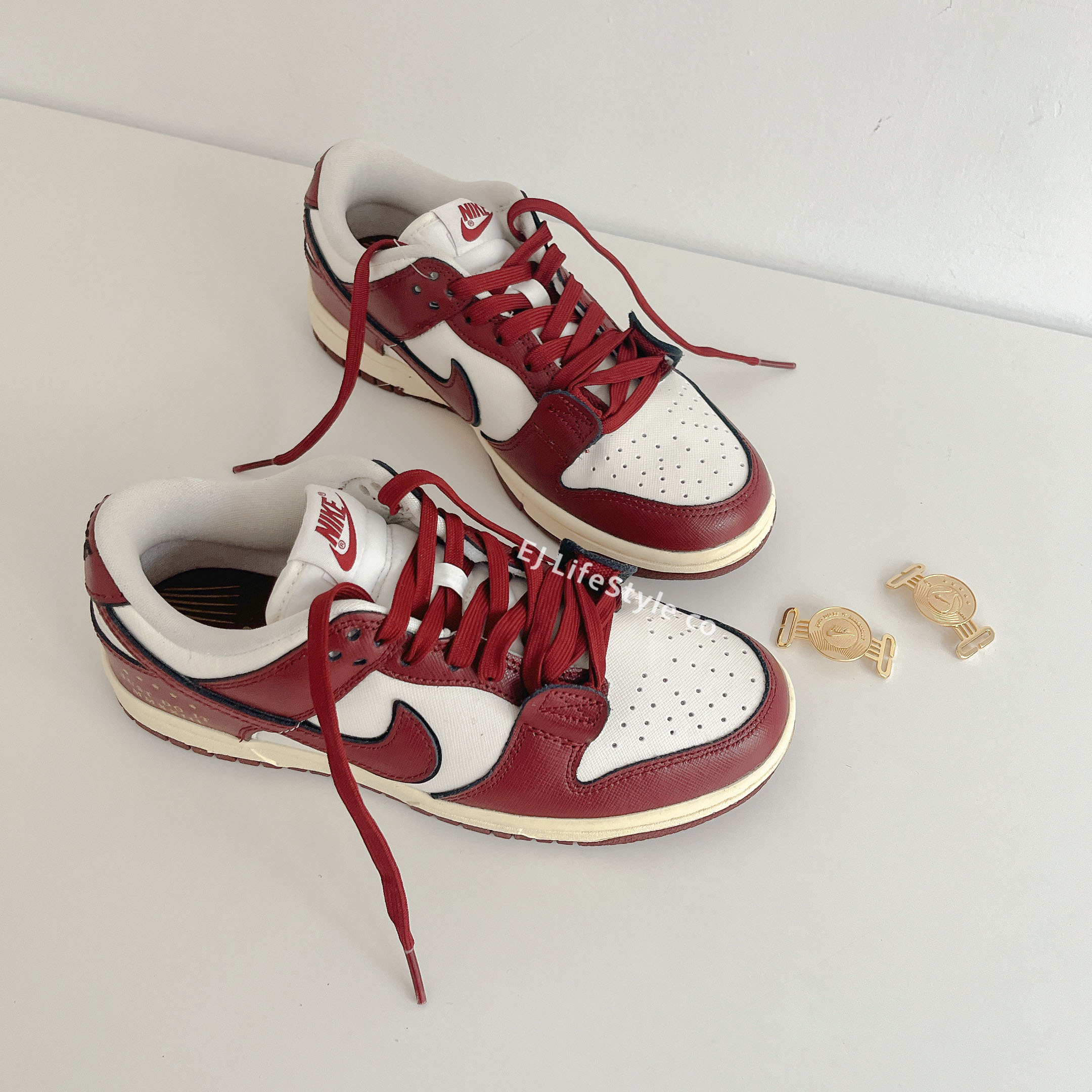 NIKE DUNK LOW 金幣 酒紅 白色 米白 奶油底 女鞋 DV1160-101 / 現貨