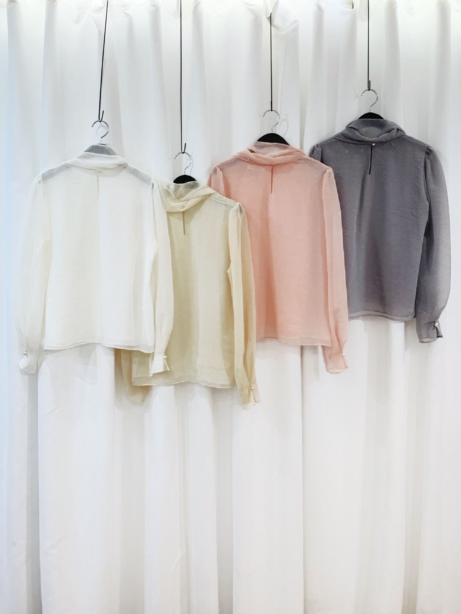 細閃感微透領巾上衣