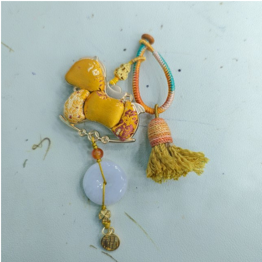 0401gz04-翡翠-翡翠平安扣小馬掛件（黃色）（A4）