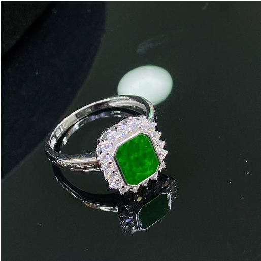 0401gz15-翡翠-銀鑲太陽花八角戒指（A15）