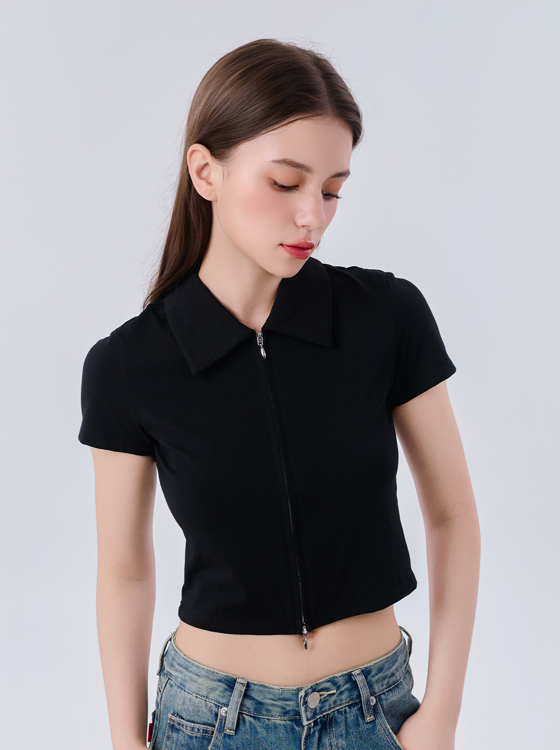 【期間限定】雙頭拉鍊尖領短版上衣