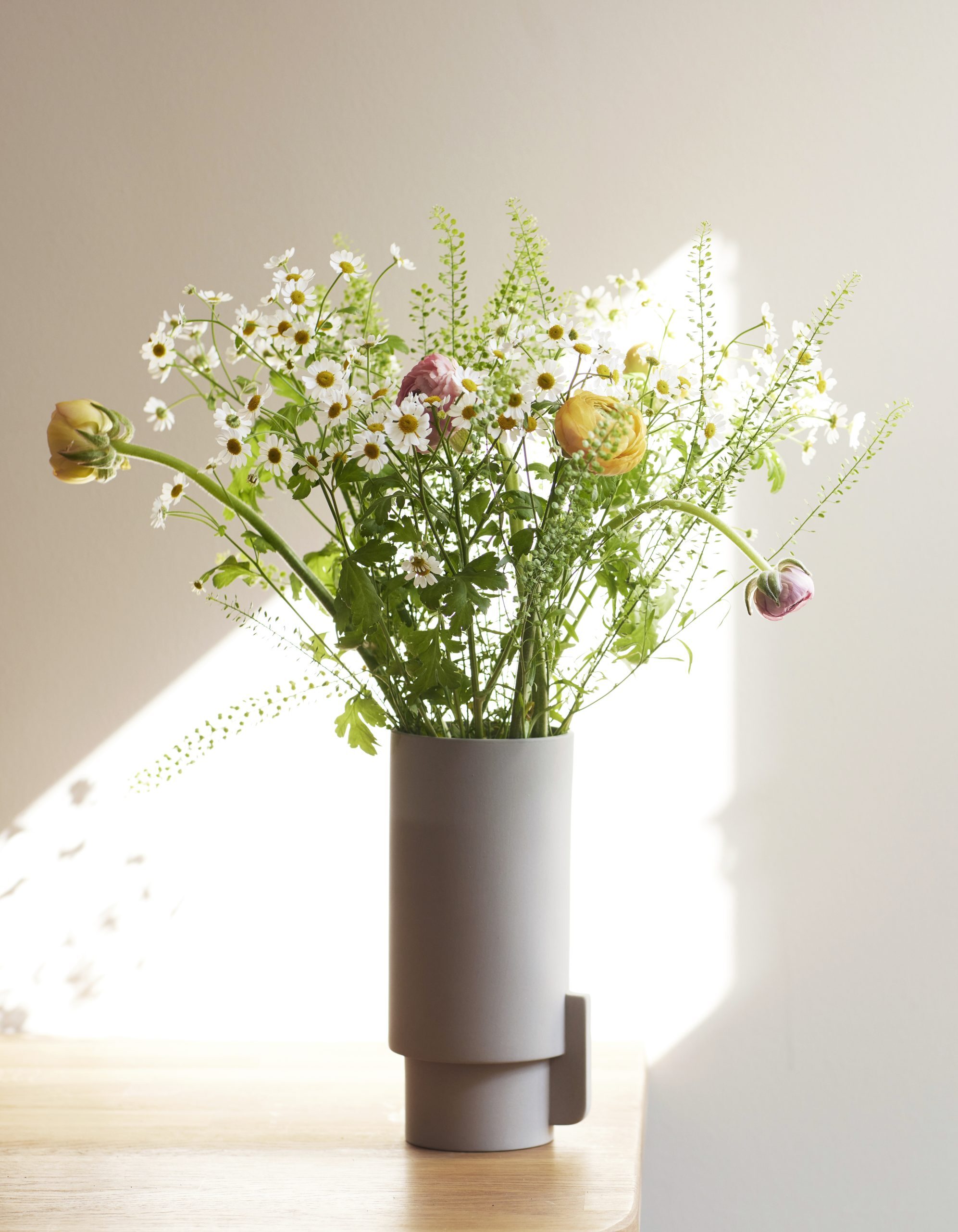 鋁光 / 花瓶 by Form & Refine