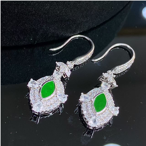 0401gz54-翡翠-銀鑲菱形馬眼耳鉤（A54）