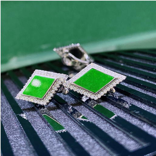 0401gz56-翡翠-銀鑲菱形耳環（A56）