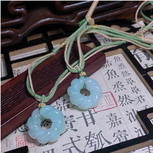 0401gz87-翡翠-翡翠麻花平安扣吊墜（A87）