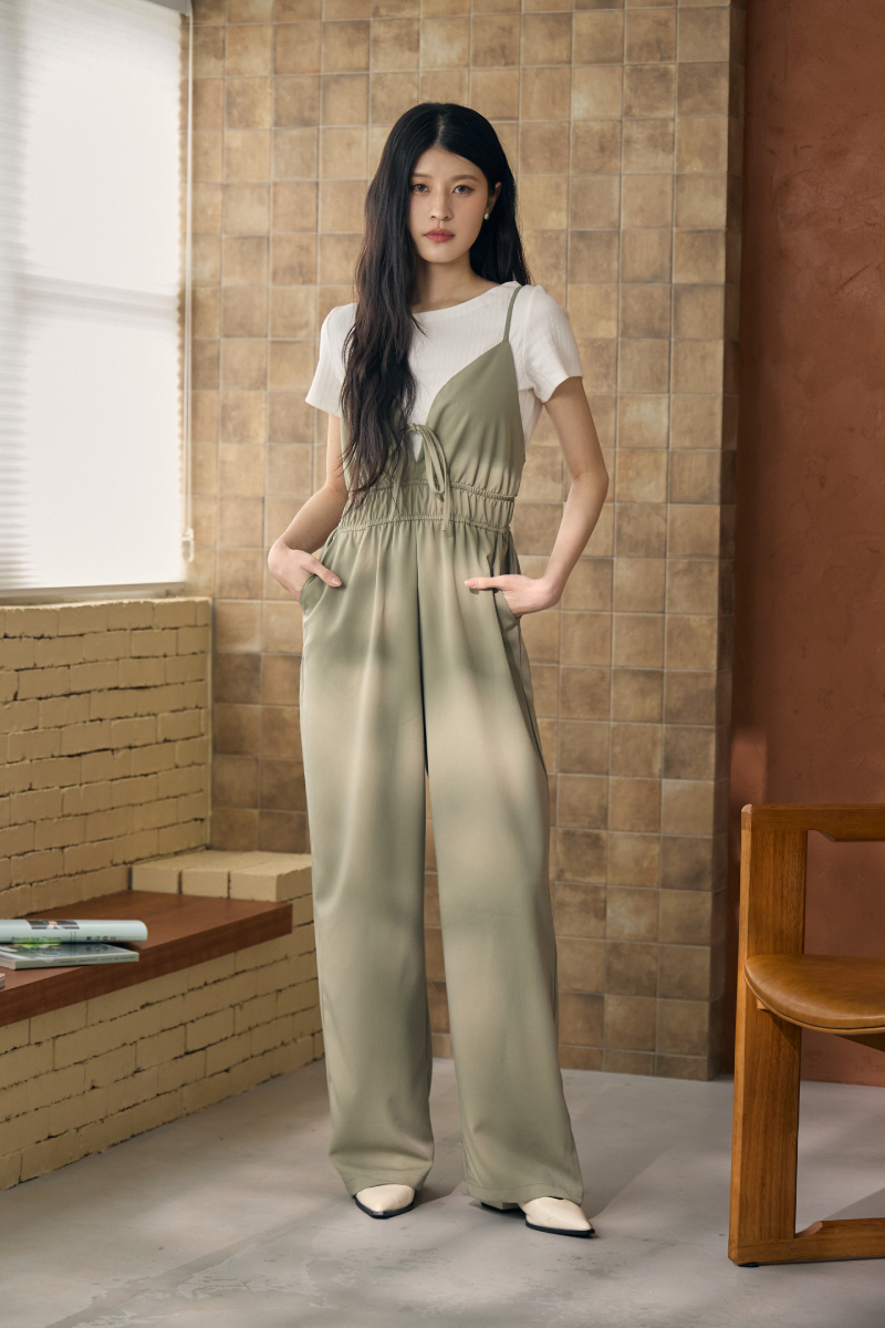 下擺開衩抓褶坑條上衣