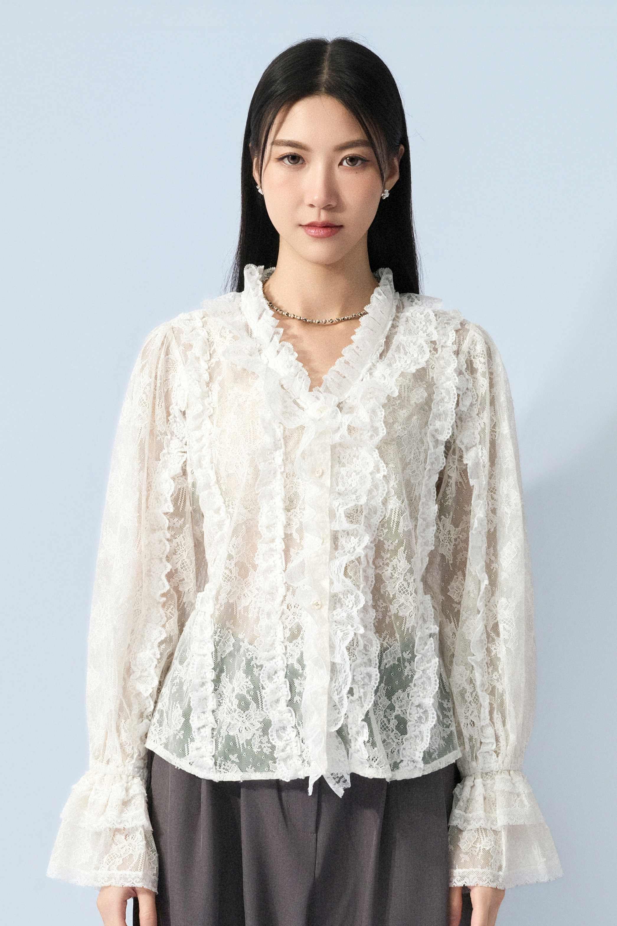 荷葉花邊蕾絲開胸上衣 (預購產品）