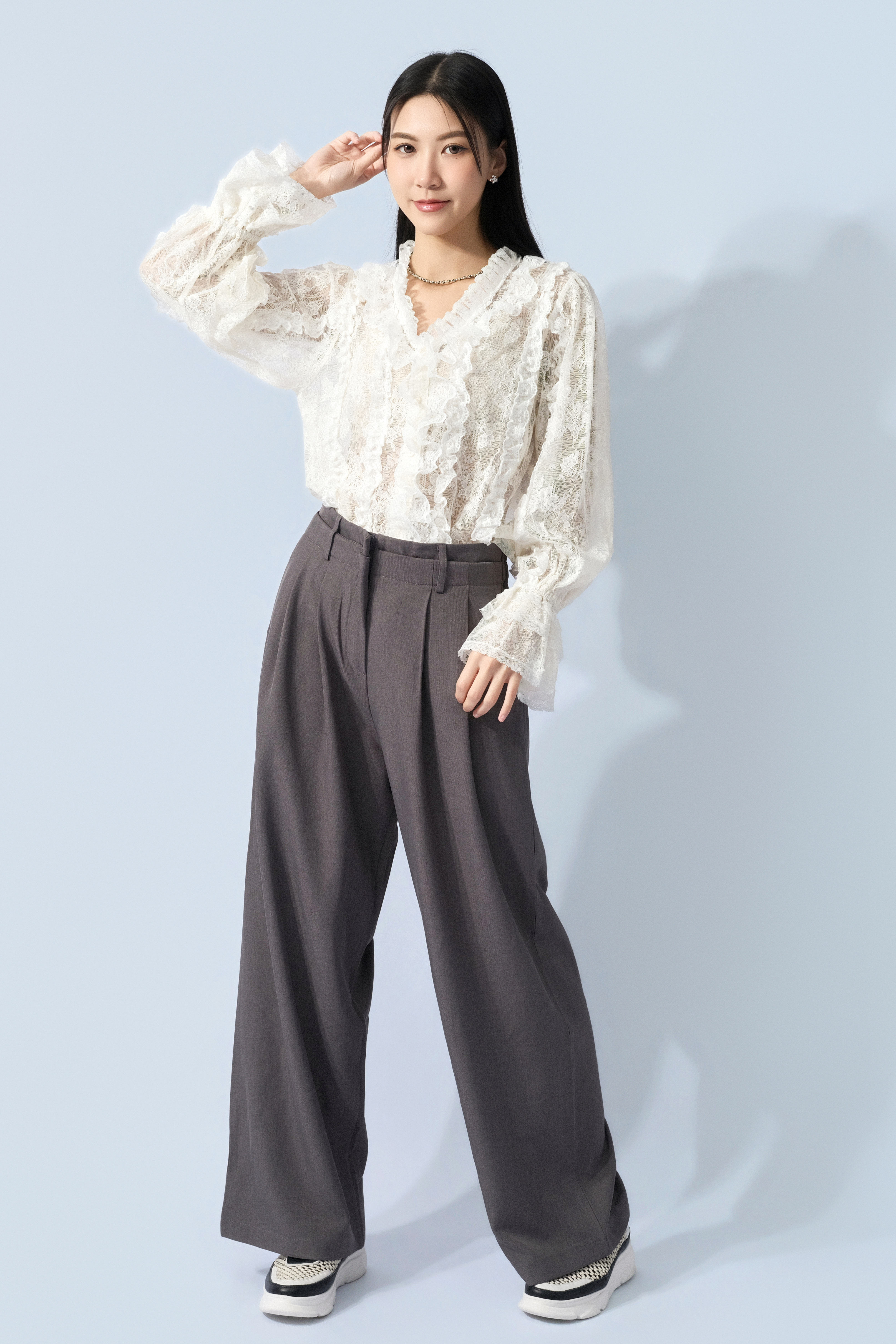 荷葉花邊蕾絲開胸上衣 (預購產品）