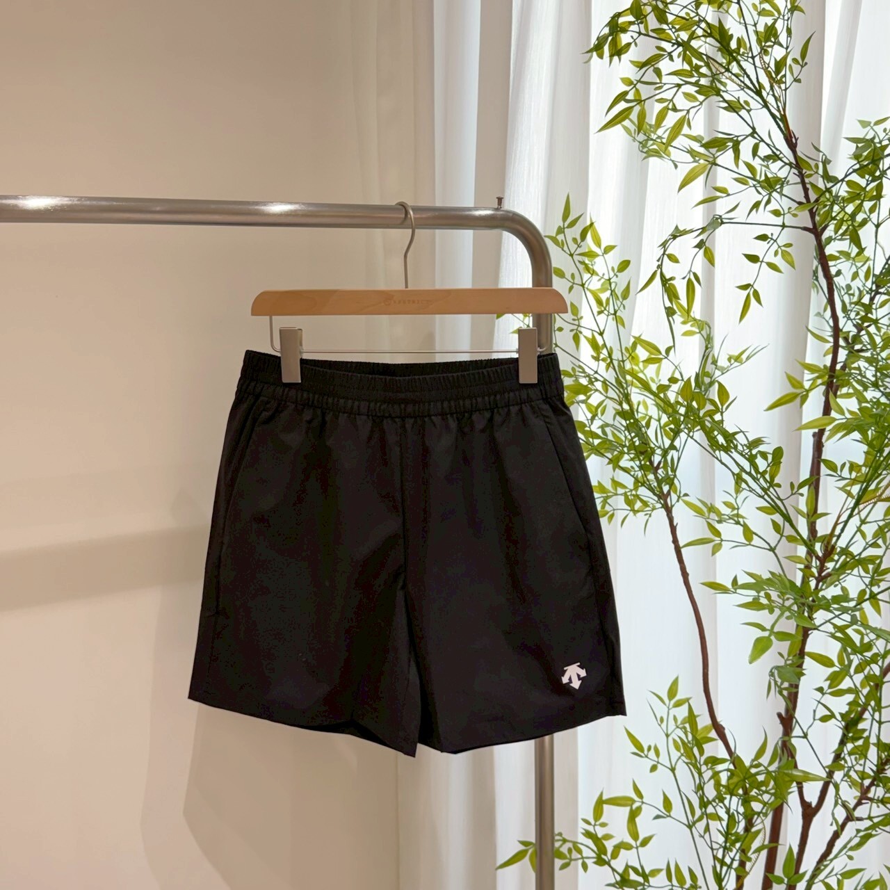 Descente 迪桑特 經典小Logo 機能短褲 SQ323UHP71-M