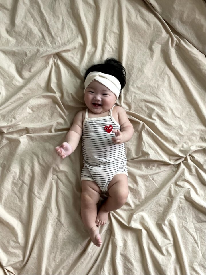 正韓夏Moran 兩色愛心條紋包屁衣