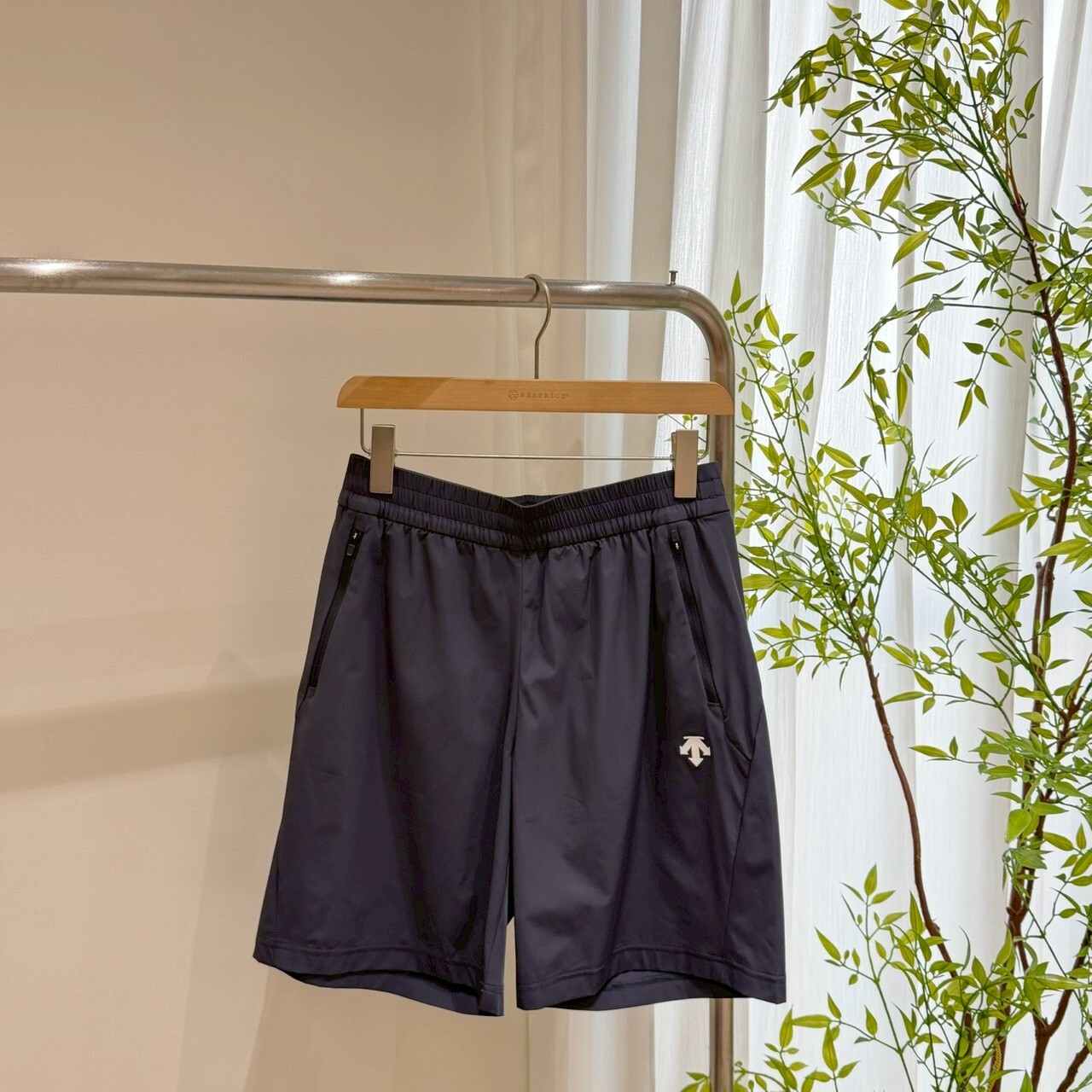 Descente 迪桑特 訓練酷涼短褲 SR213TKH41-M