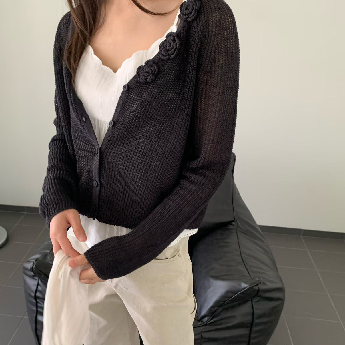 單邊立體玫瑰花造型排釦針織外套 / 3色