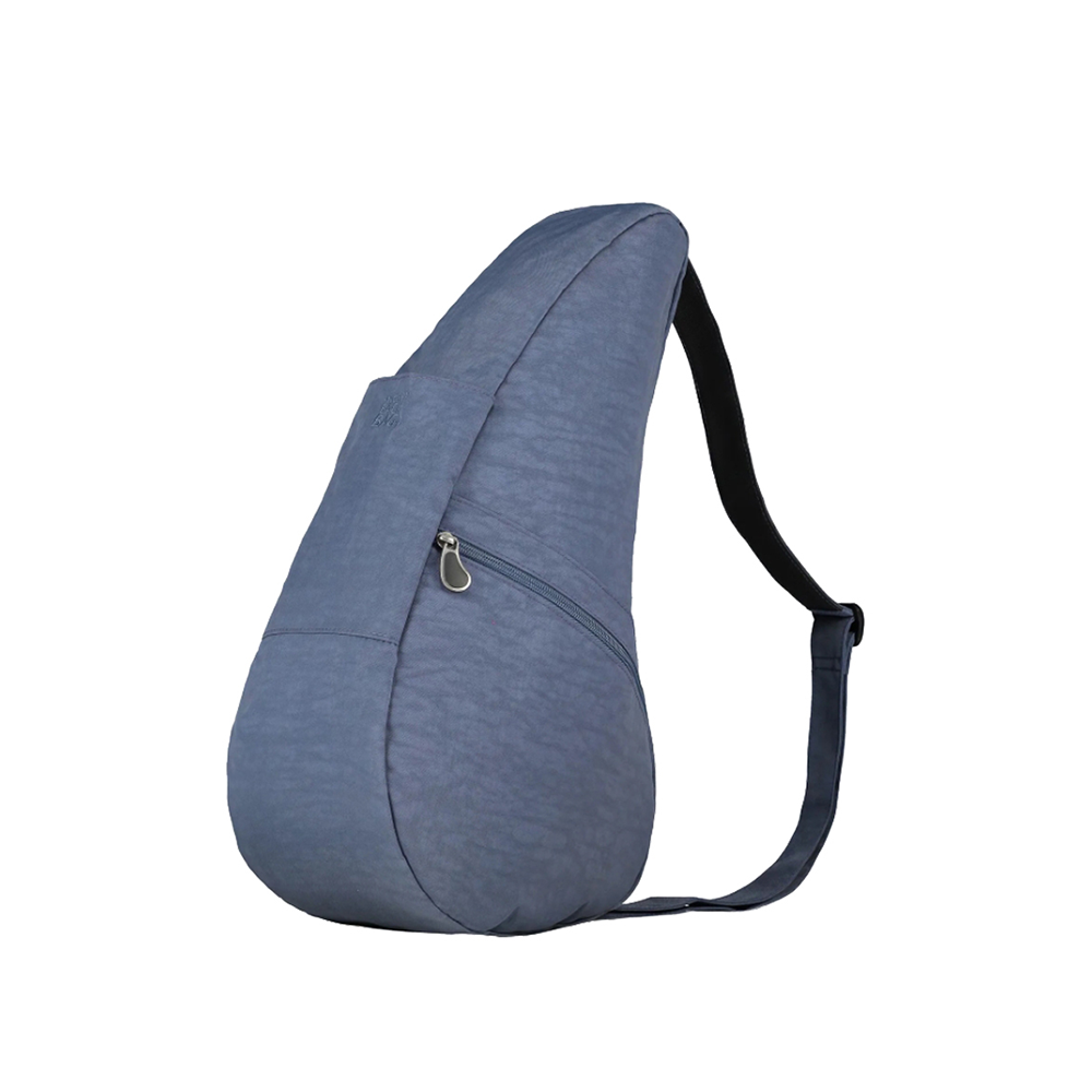 基本款 TEXTURED NYLON MEDIUM 斜背包-復古靛藍