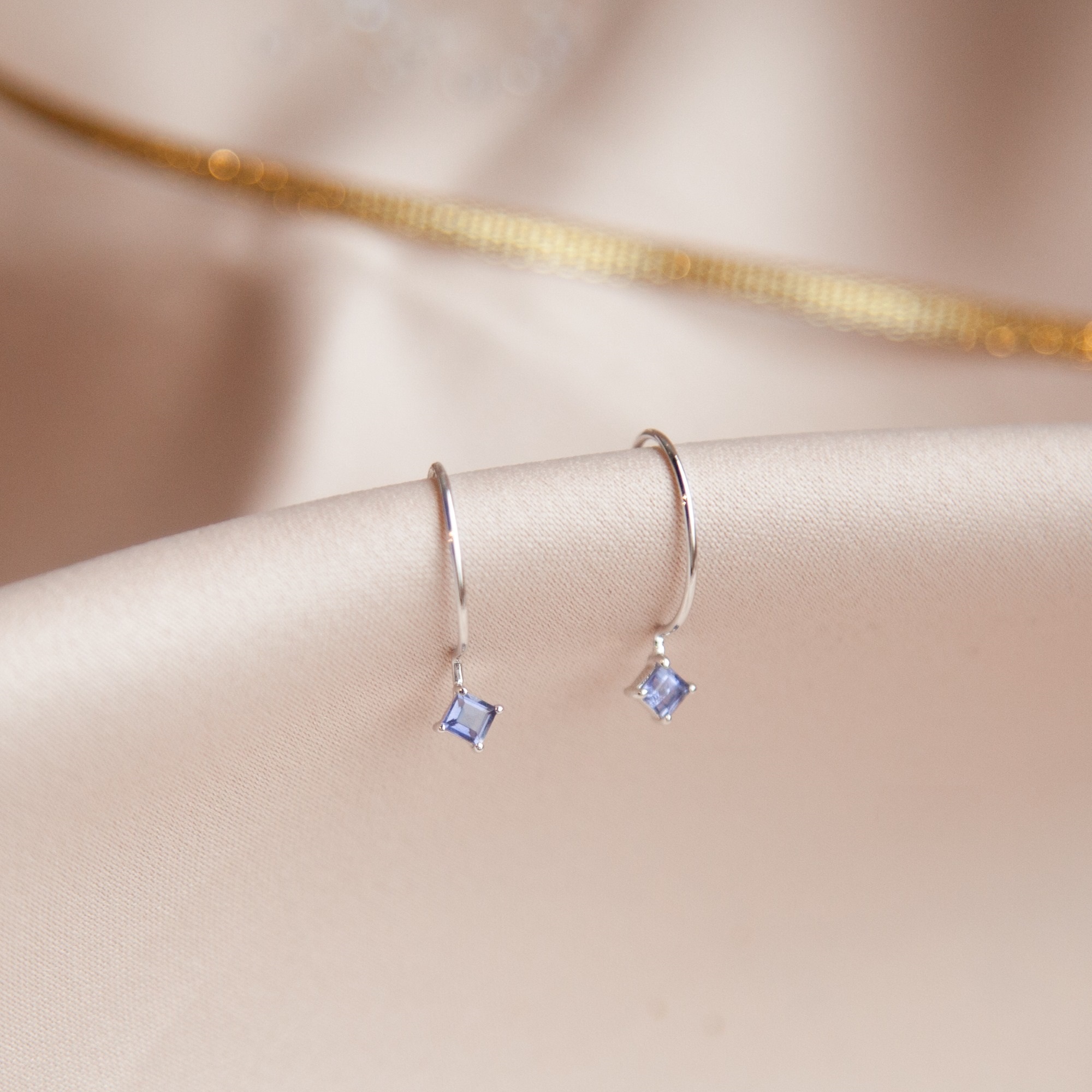 特殊切割的堇青石天然水晶純銀耳環