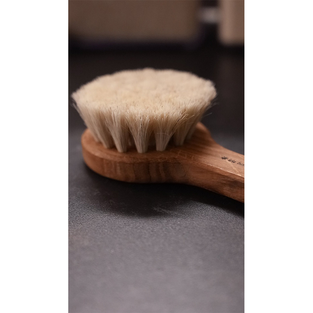 瑞典iris hantverk Lovisa 圓頭長柄馬毛沐浴刷